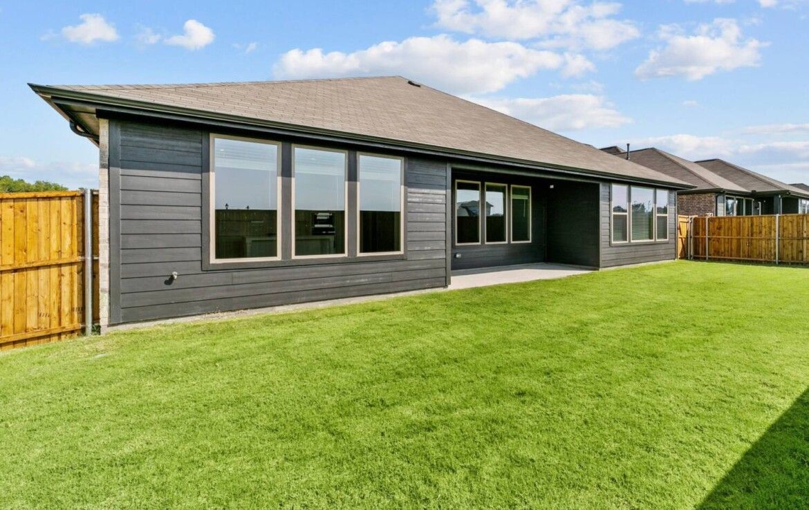 722 Tinsley Meadow Dr. Van Alstyne, TX 75495