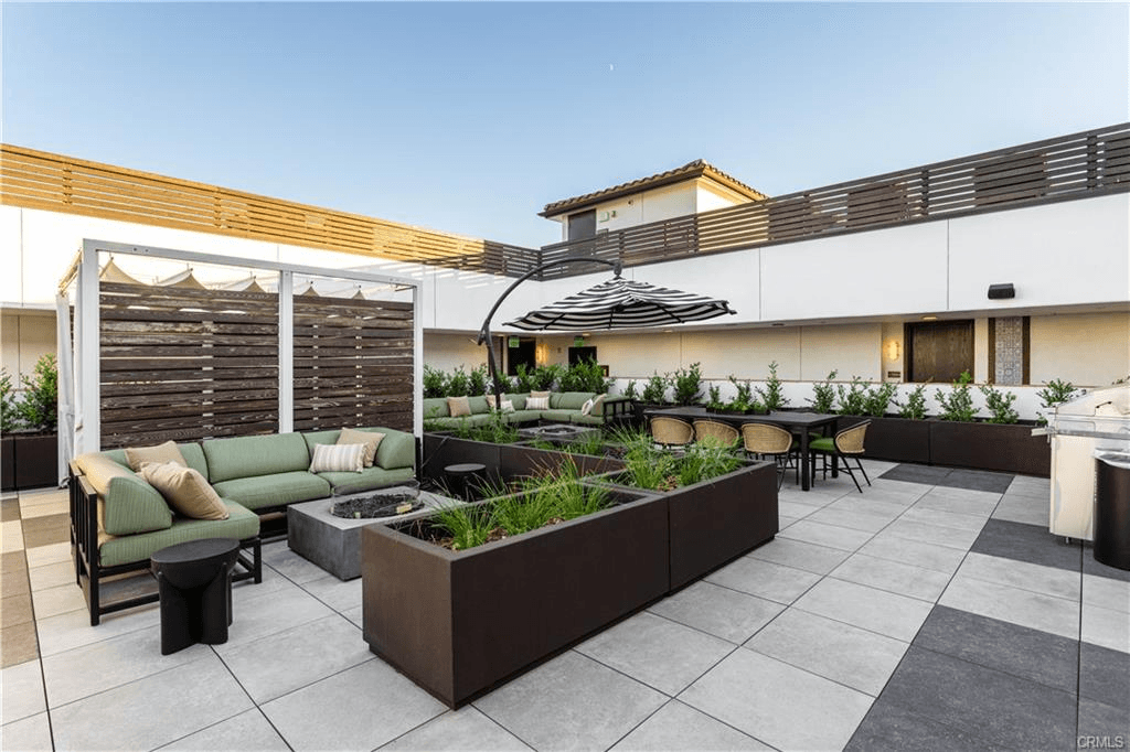 Residence 304 floor plan