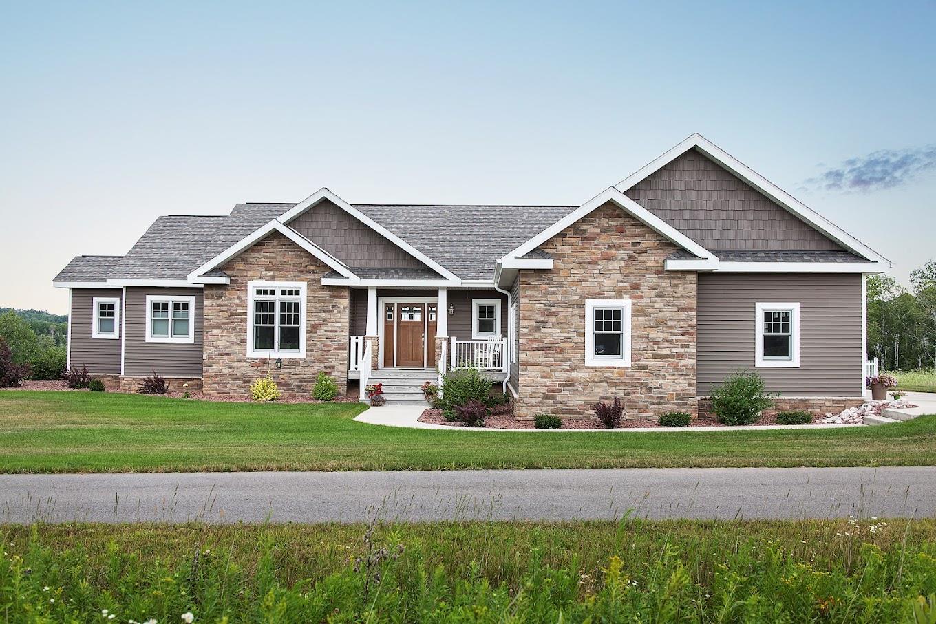 Carriage Custom Homes por Carriage Custom Homes en Traverse Michigan