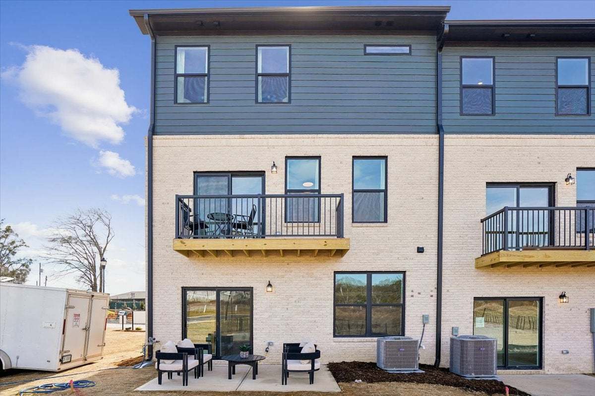 Pamlico - Rear Exterior