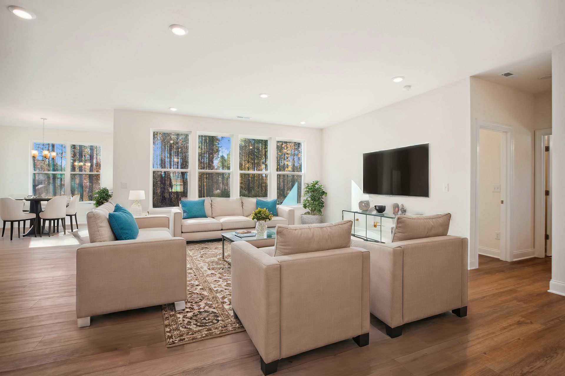 Fontana - Great Room - Virtually Staged