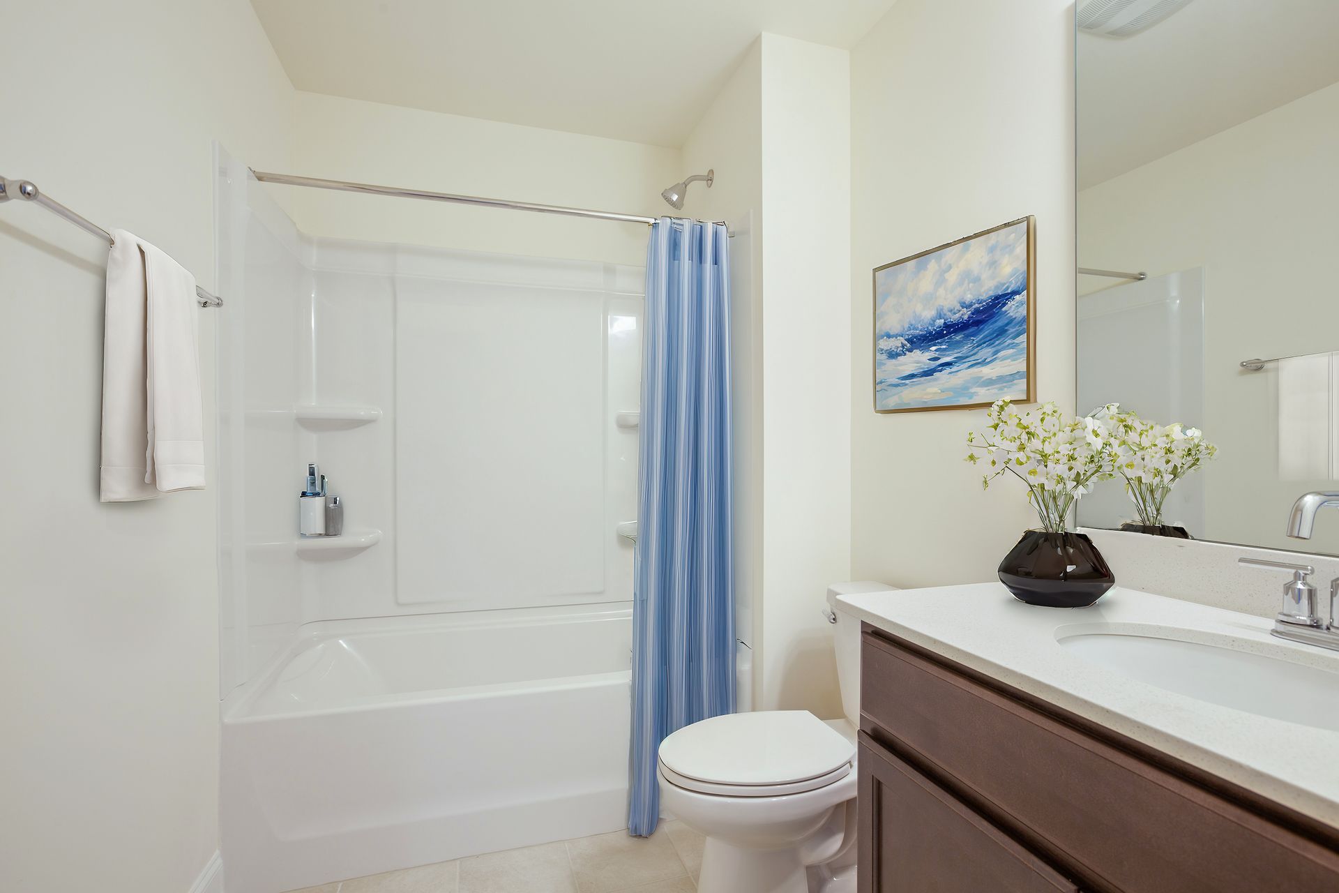 Fontana - Hall Bath - Virtually Staged