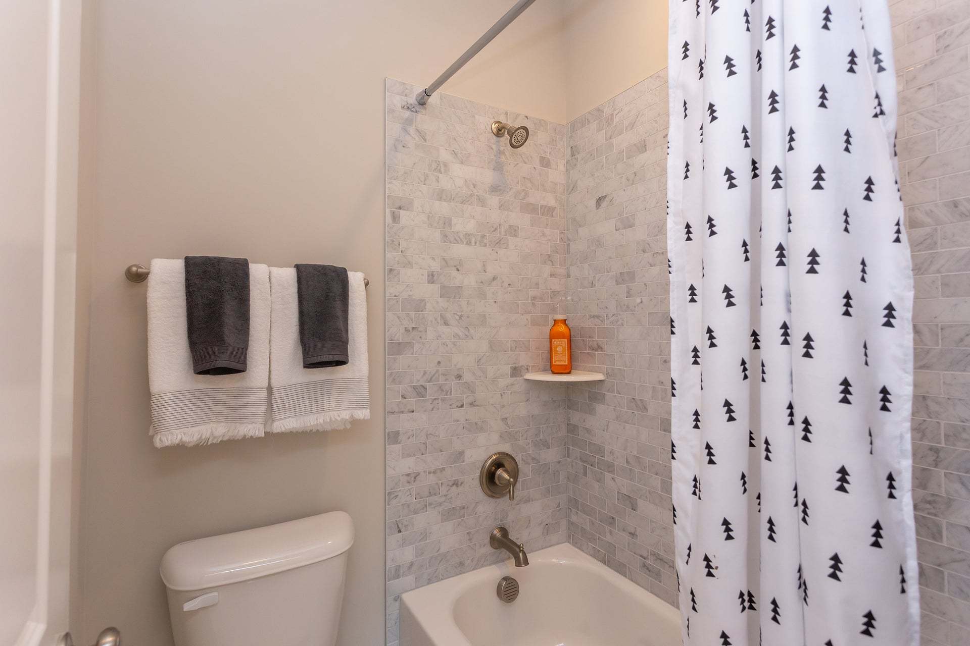 Lexington II Bathroom #2 2