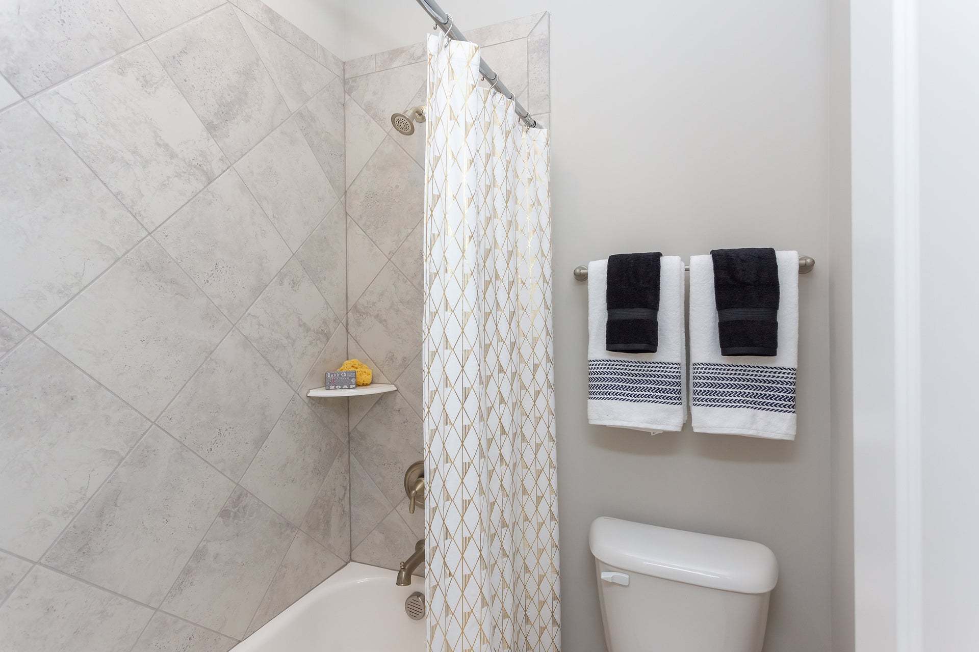 Lexington II Bathroom #3 2