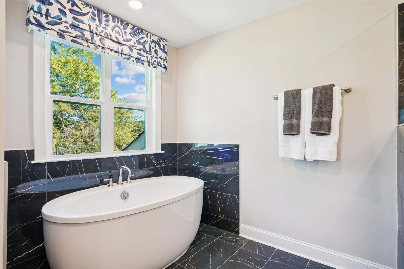 Fontana - Primary Bath
