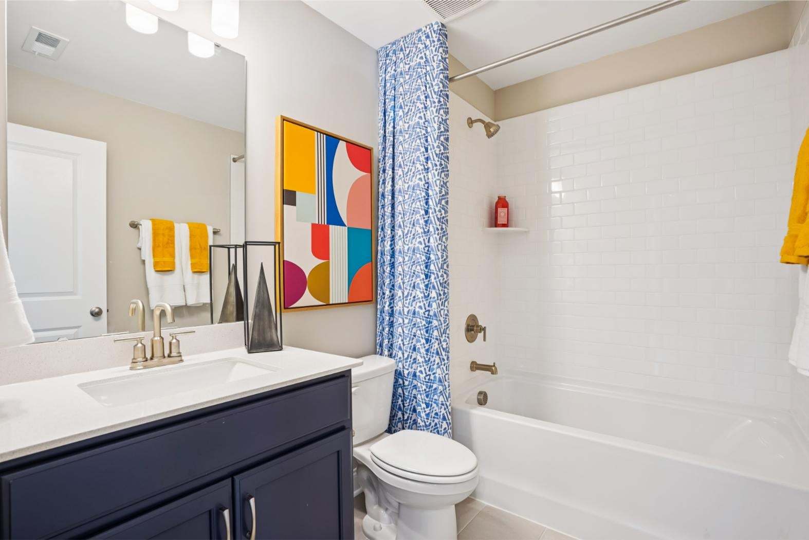 Fontana - Second Floor Hall Bath