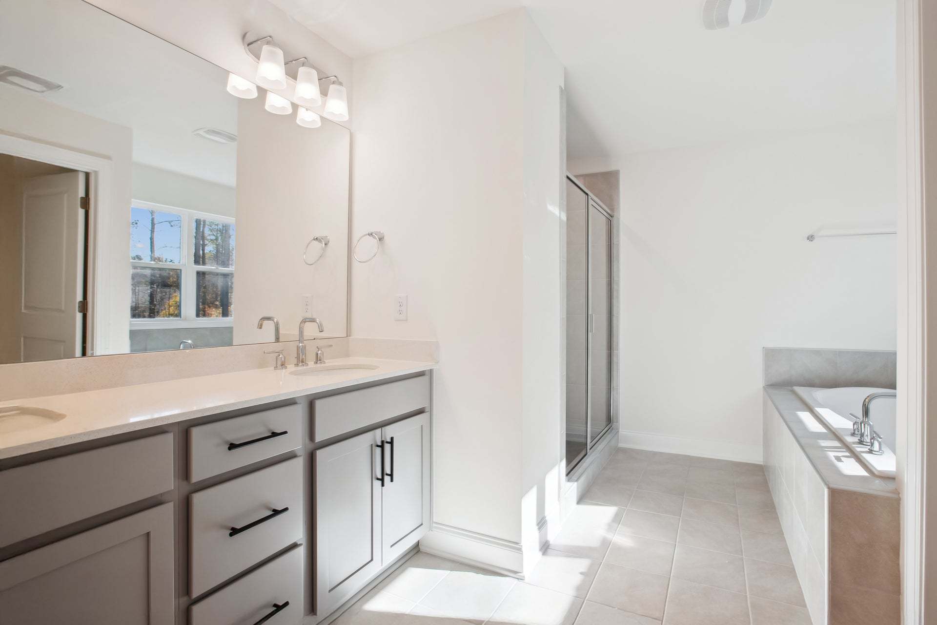 Fontana - Primary Bath
