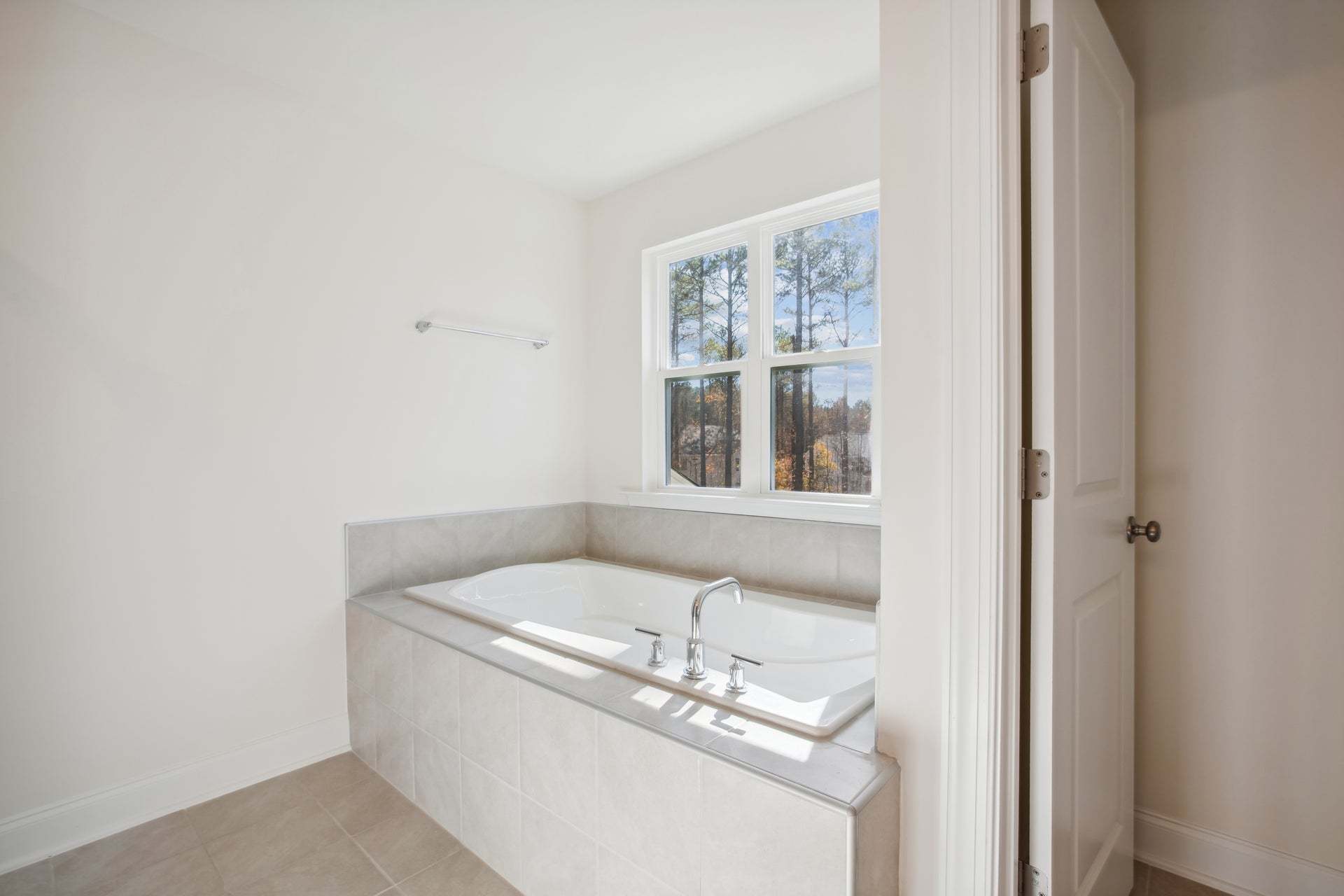 Fontana - Primary Bath