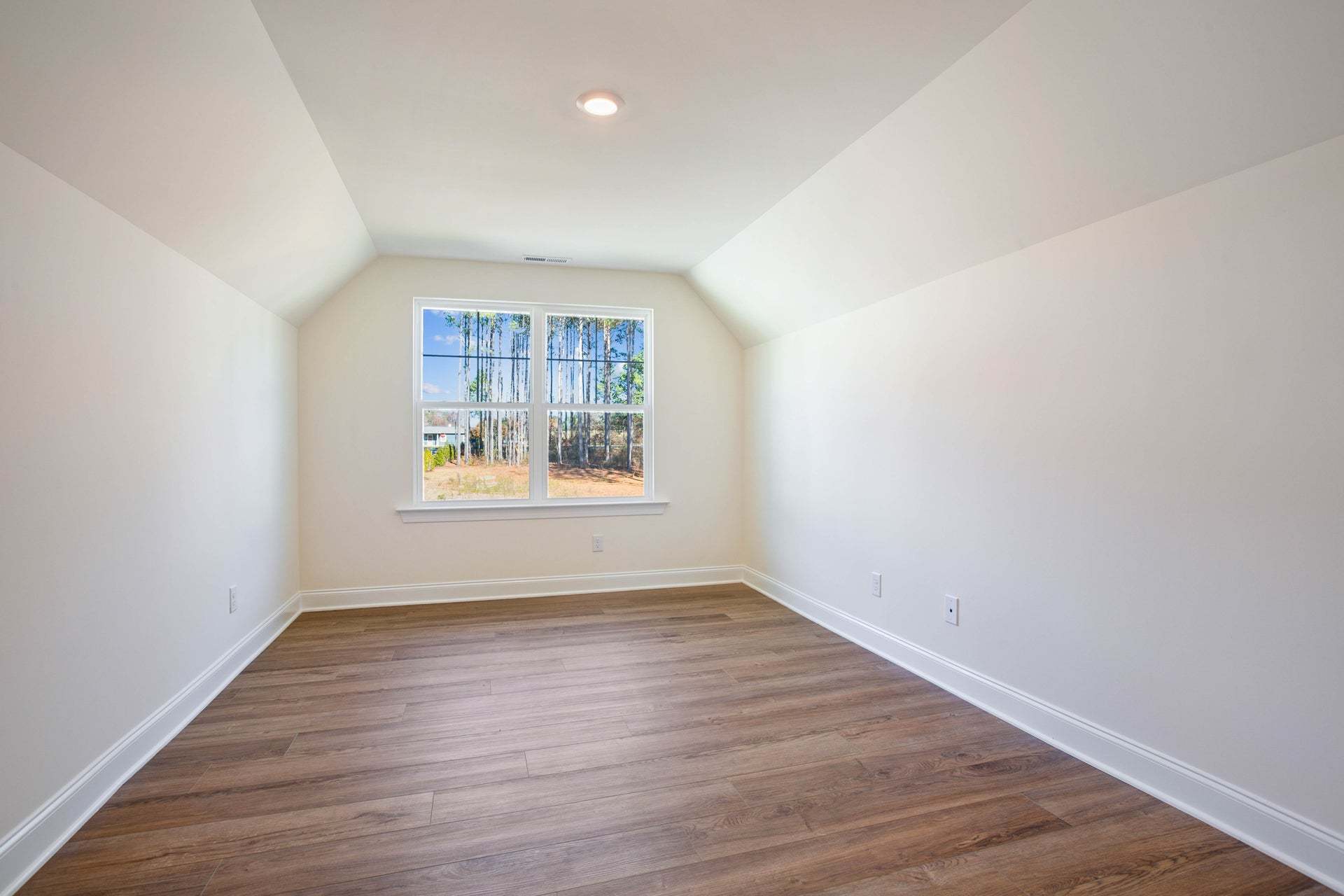 Fontana - Loft/4th Bedroom