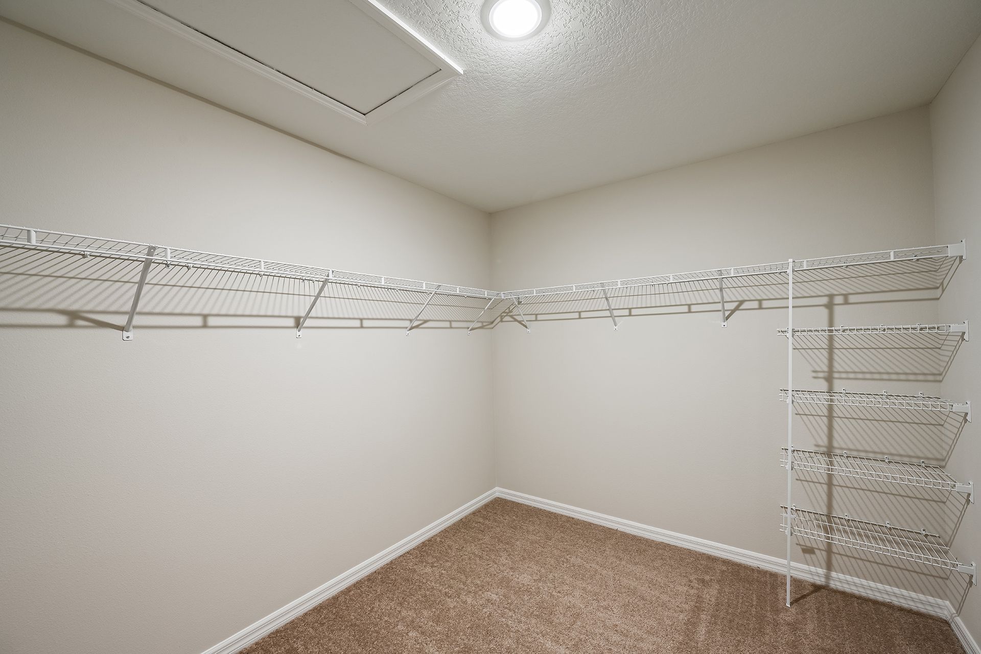 Valencia Closet