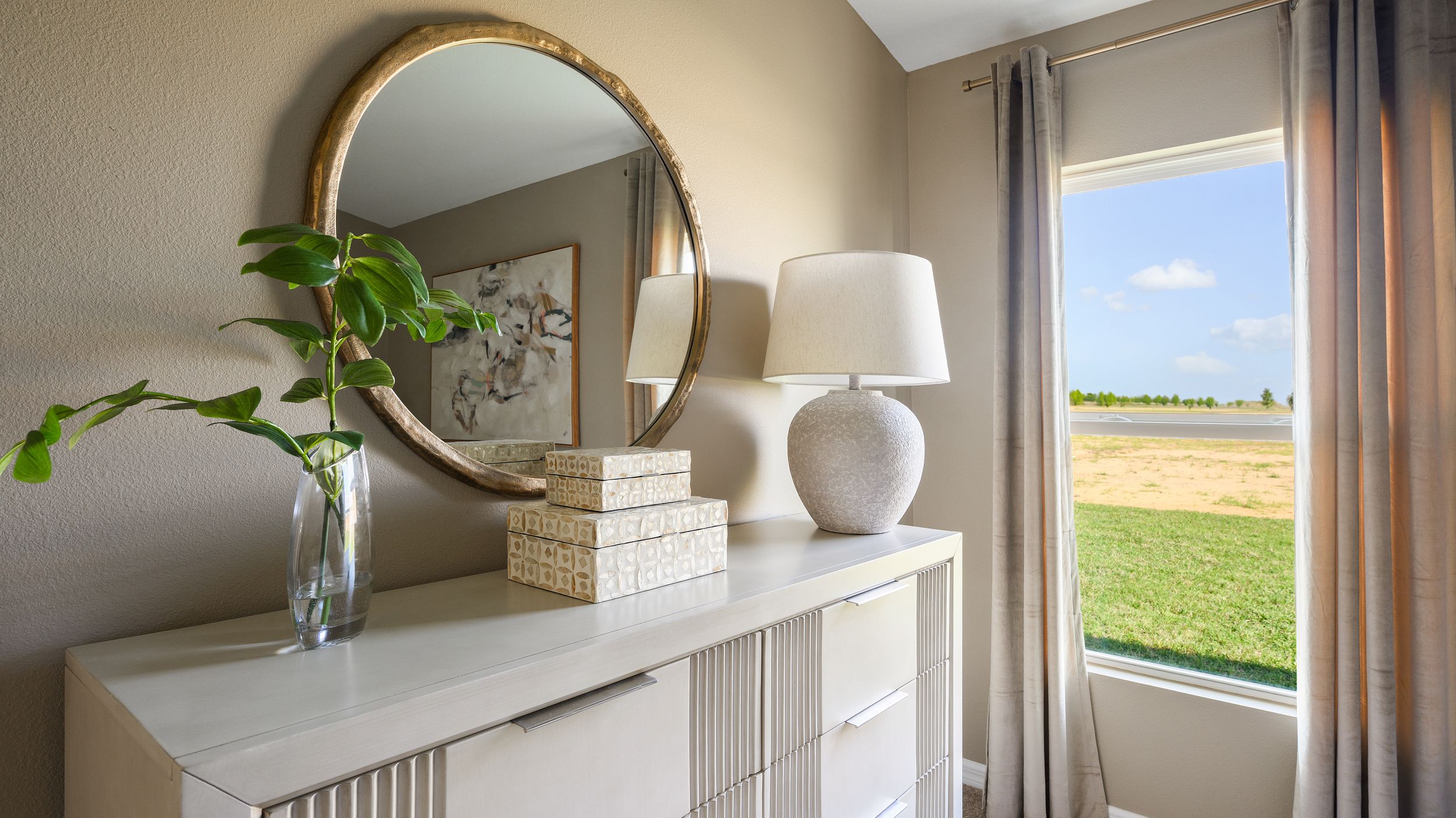 Esperanza Bedroom