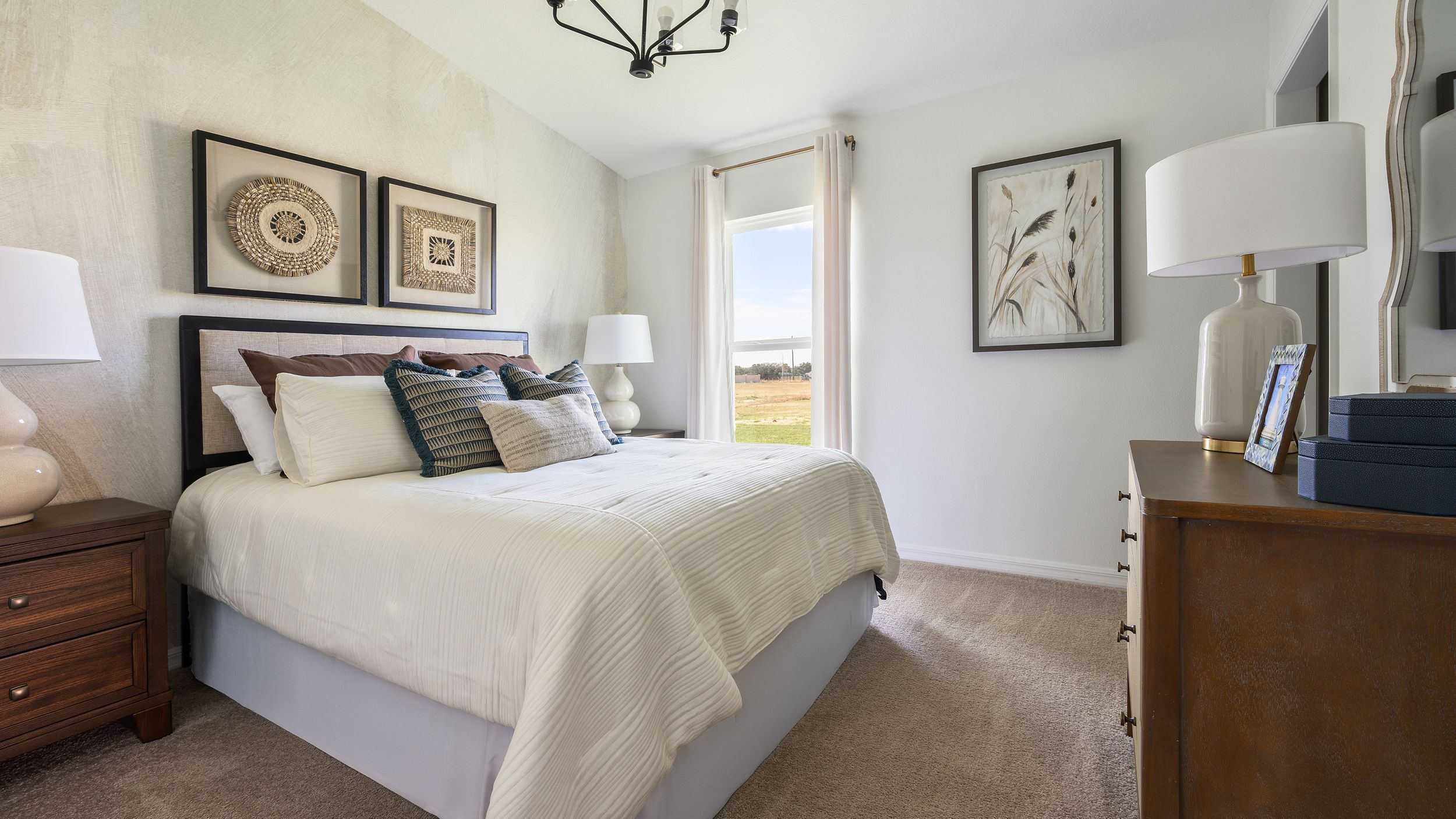 Esperanza Bedroom