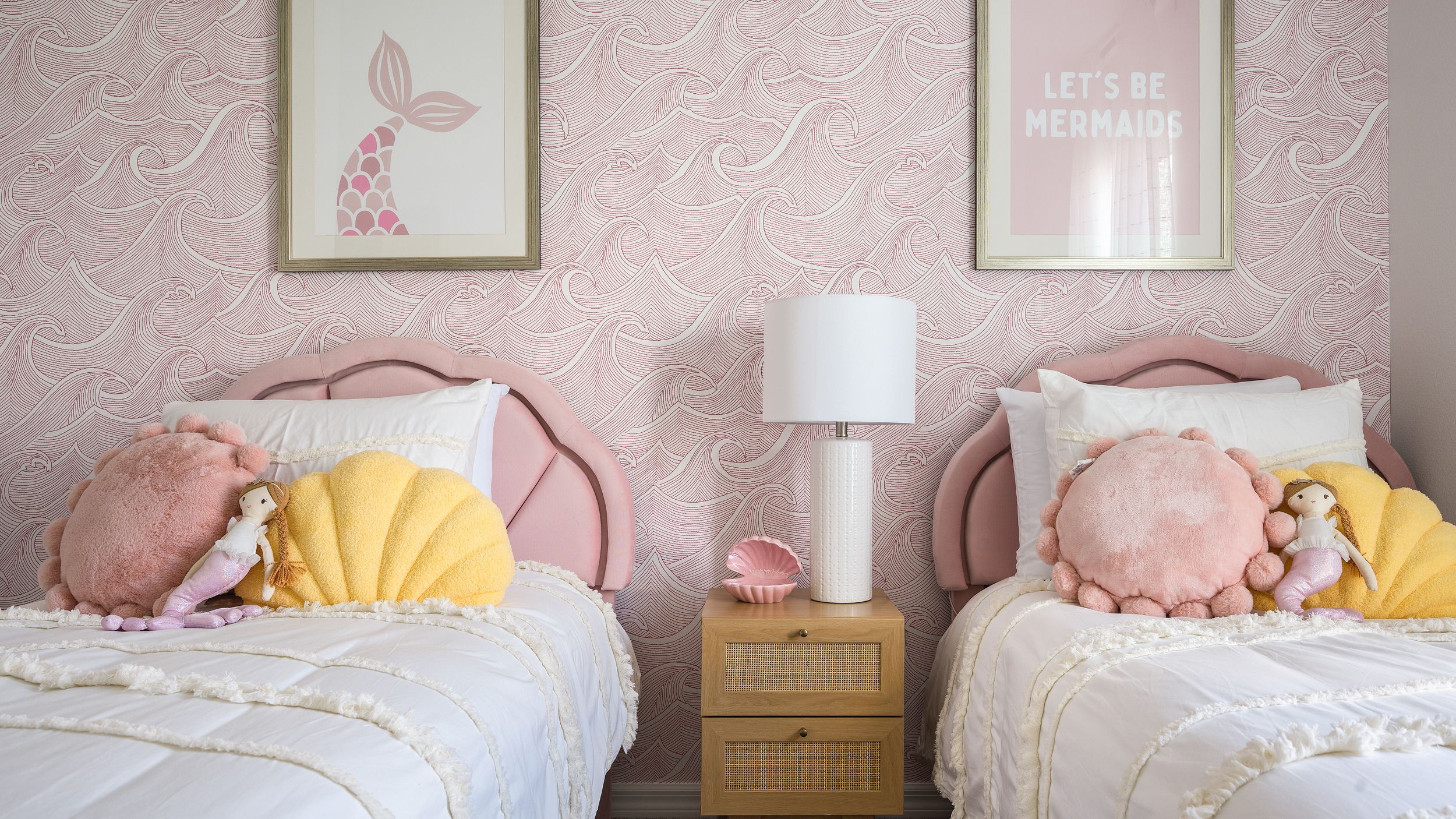 Esperanza Bedroom