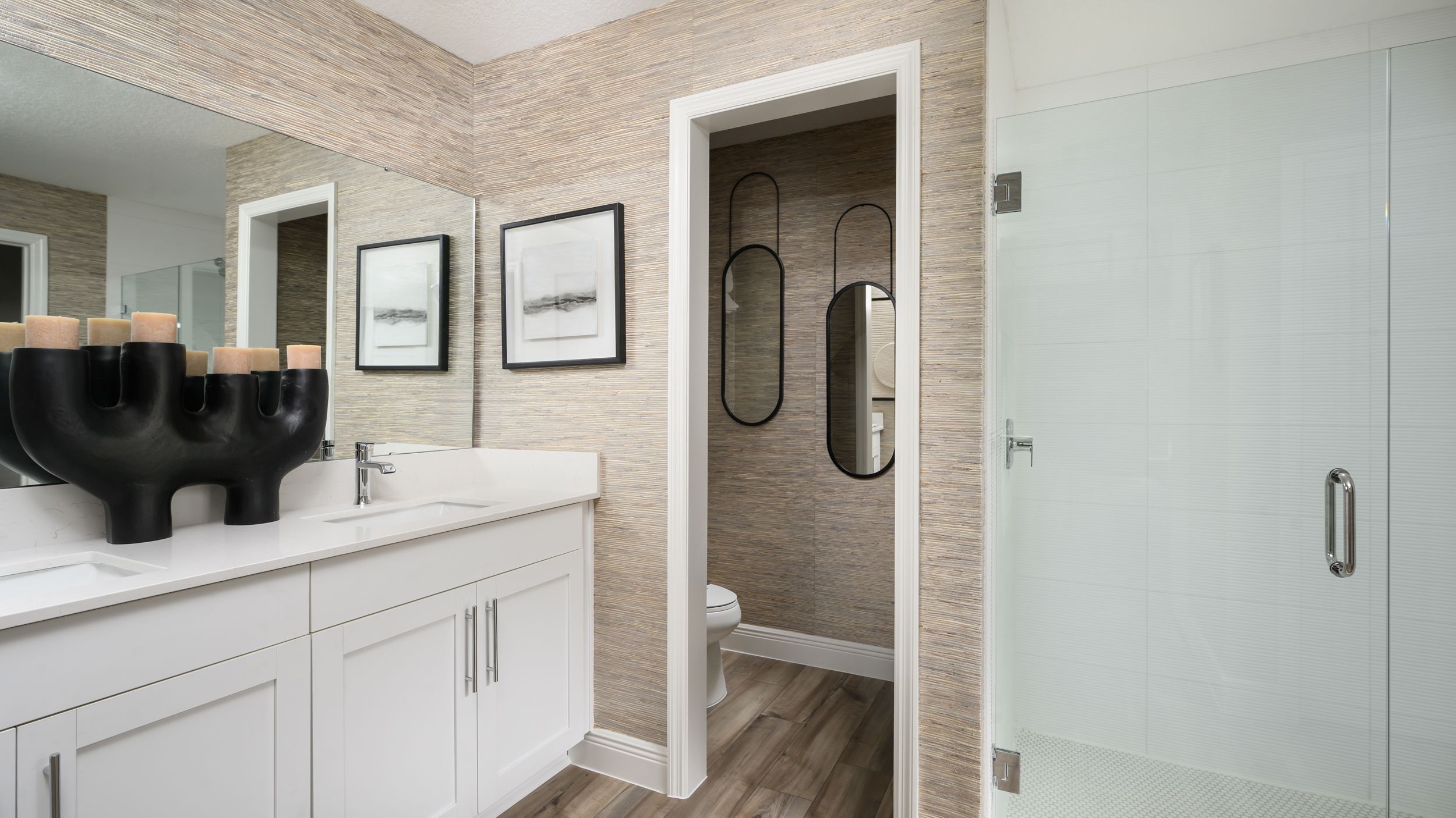 Jazmin Model Primary Bathroom