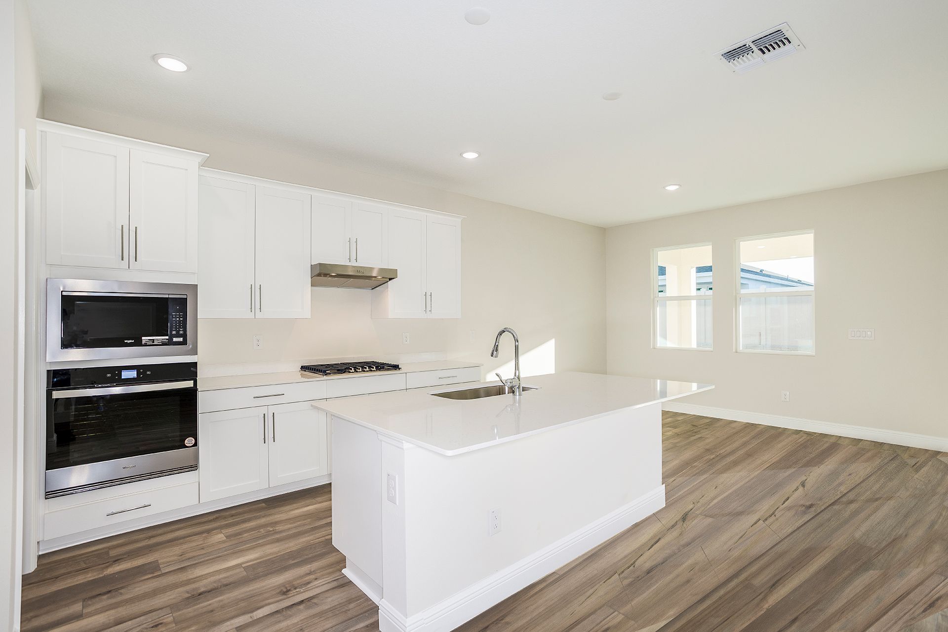 Pasadena Woods Mariposa Gourmet Kitchen