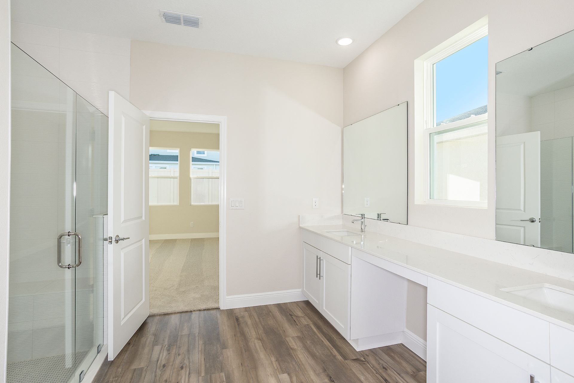 Pasadena Woods Mariposa Bathroom