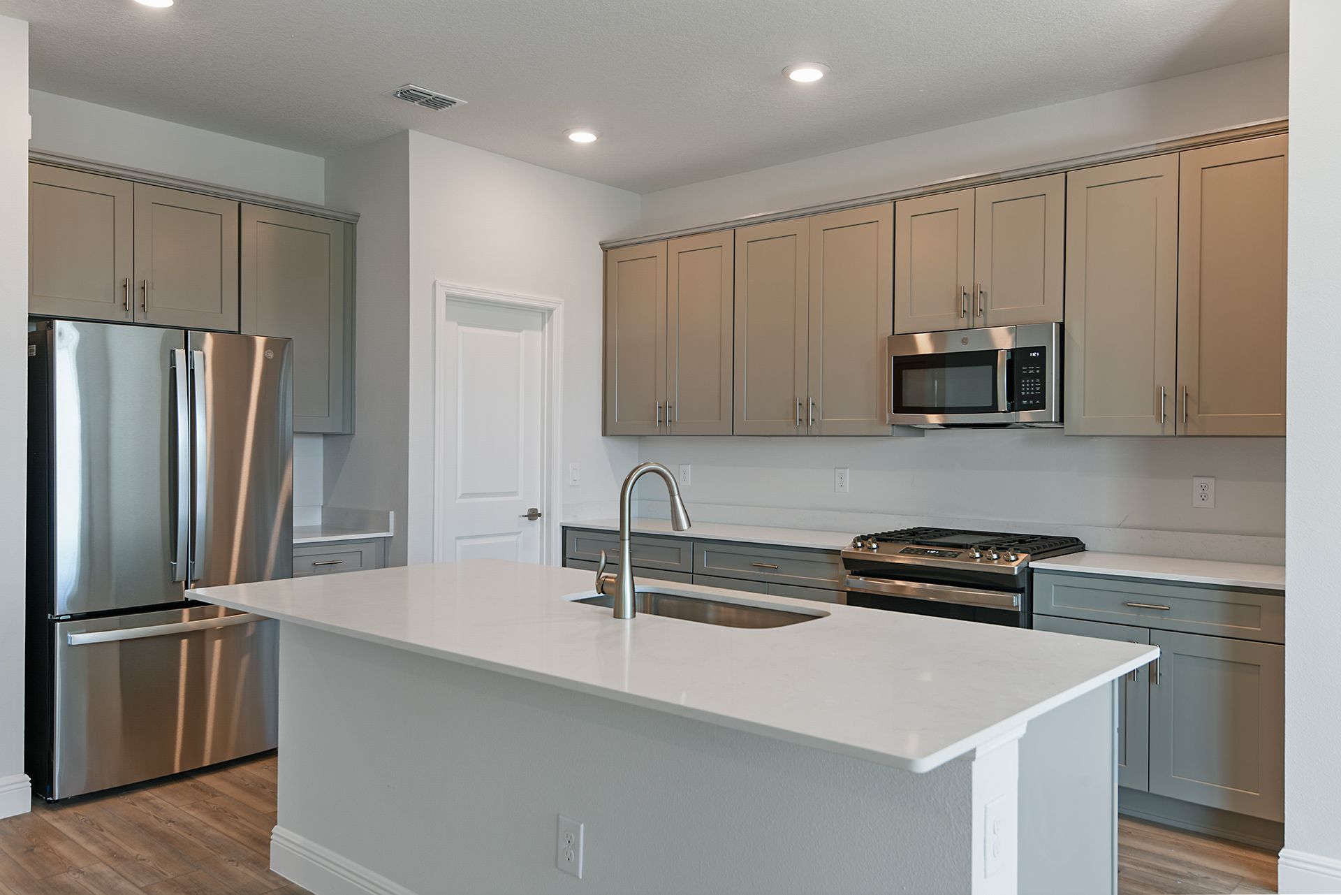 Calusa - Rustic Retreat Interior Design