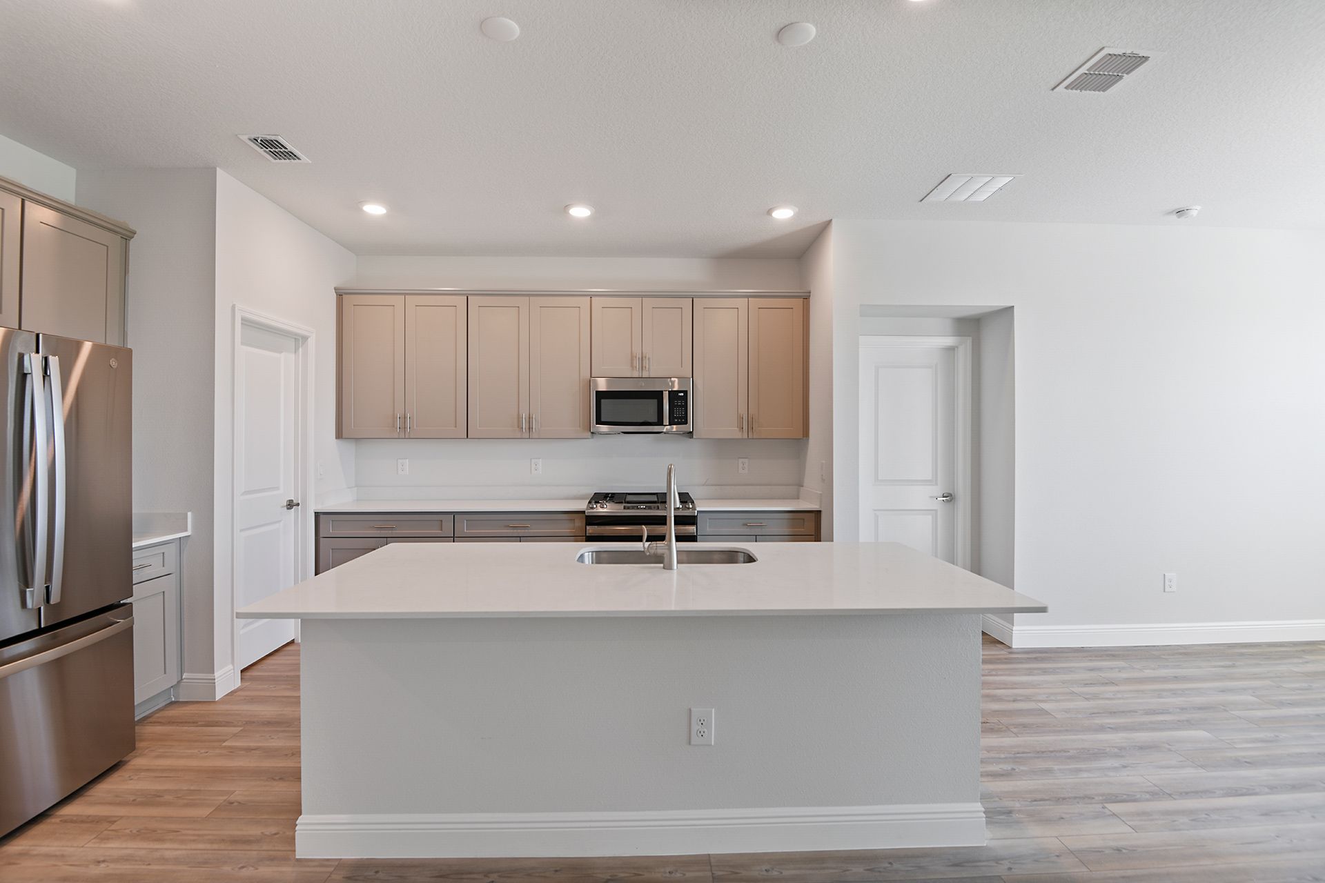 Calusa - Rustic Retreat Interior Design