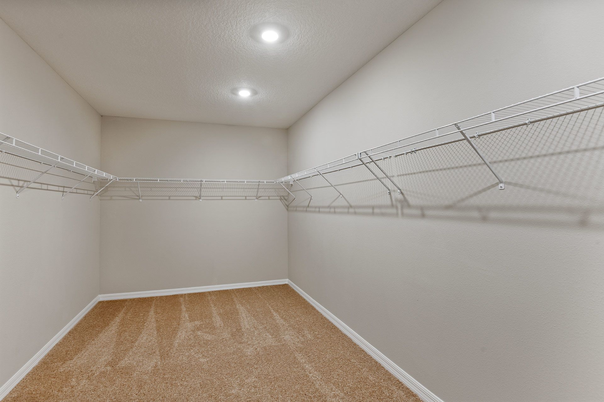 Mariana - Cool Cottage Interior Design