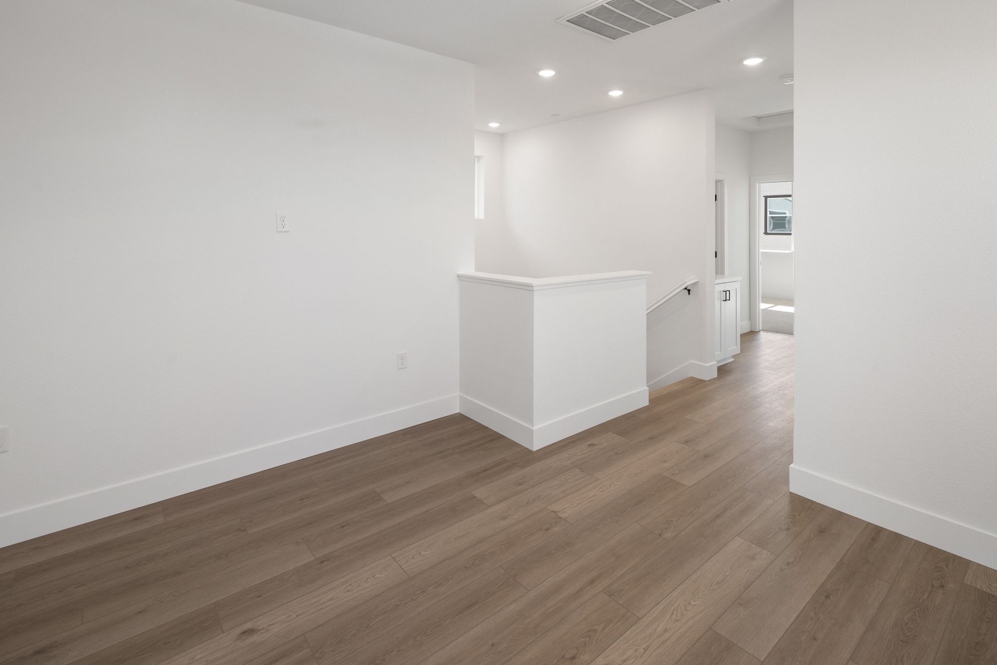 Upstairs Loft & Hallway