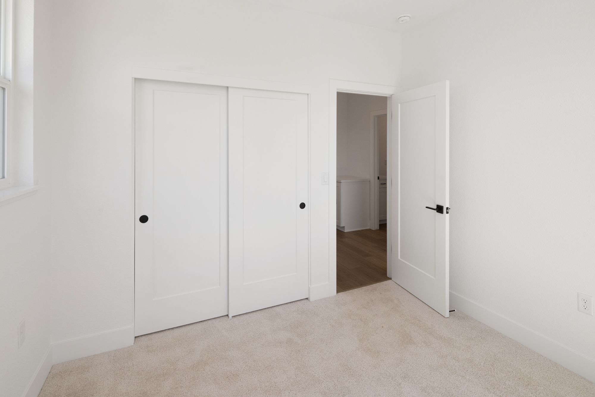 Bedroom & Closet