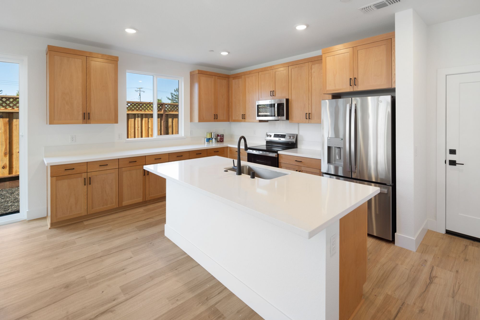 Kitchen & Stainless Appliances