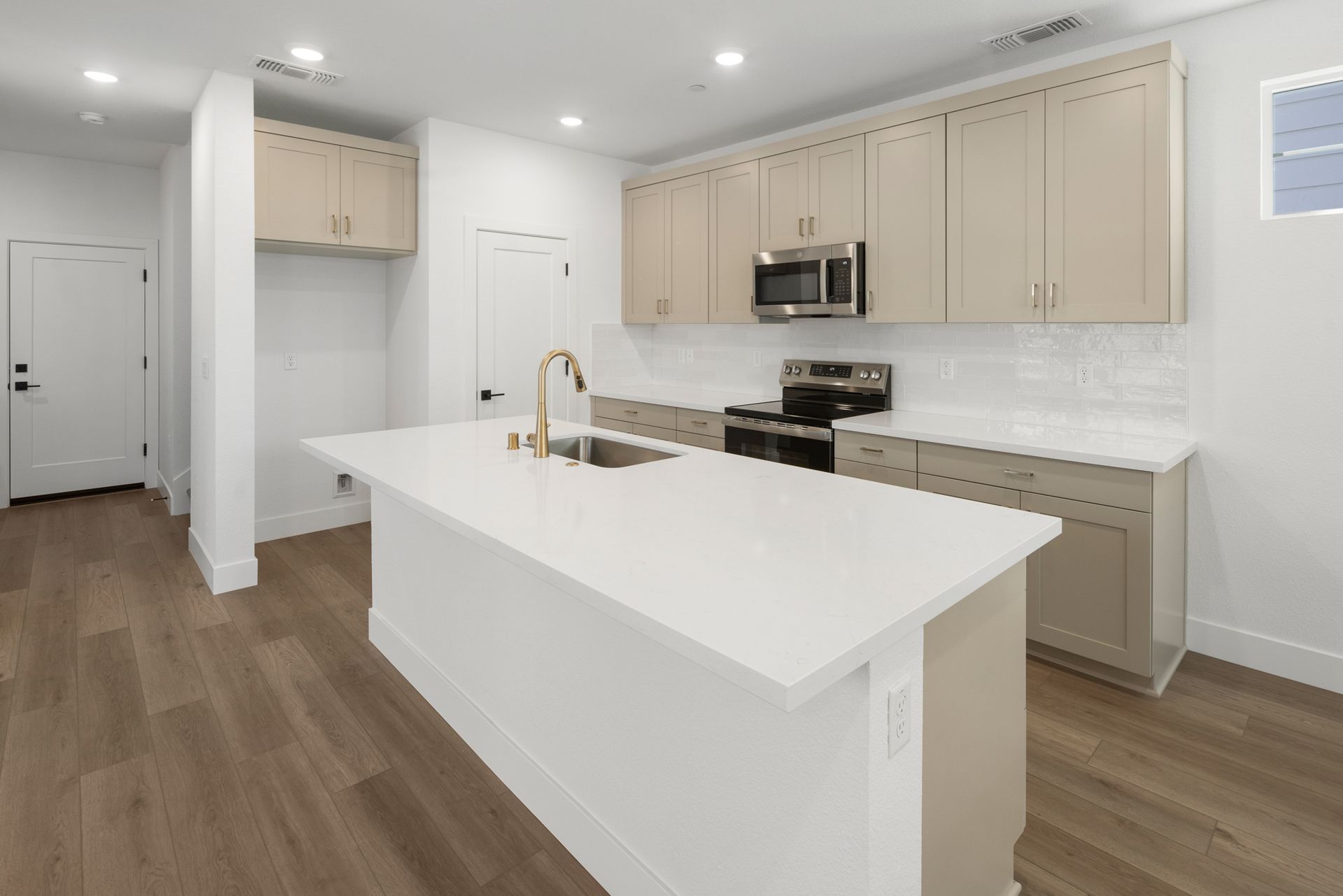 Kitchen With Island