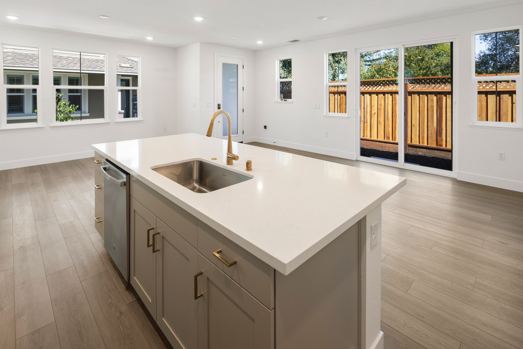 Kitchen Island & Dining Area