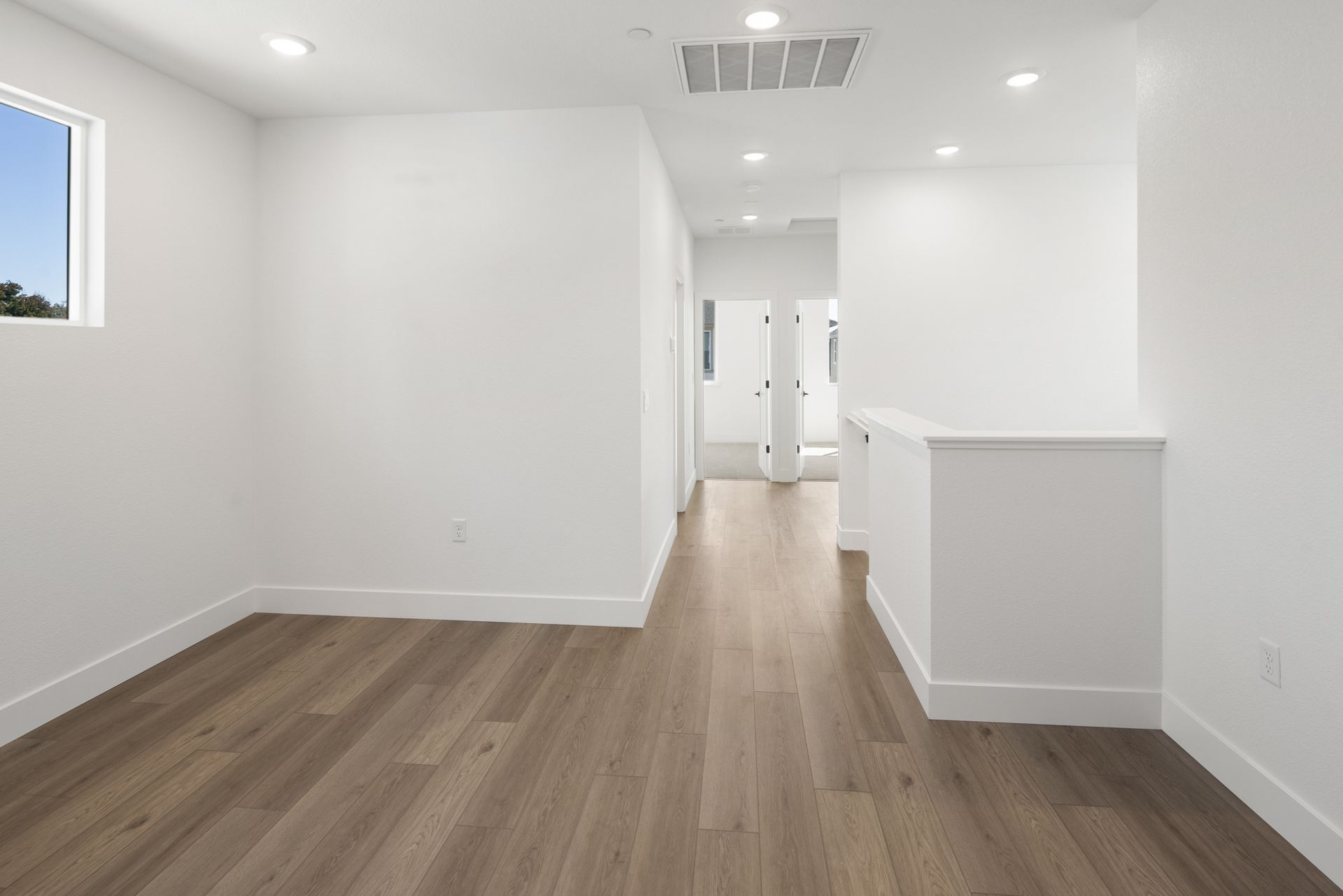 Upstairs Loft & Hallway