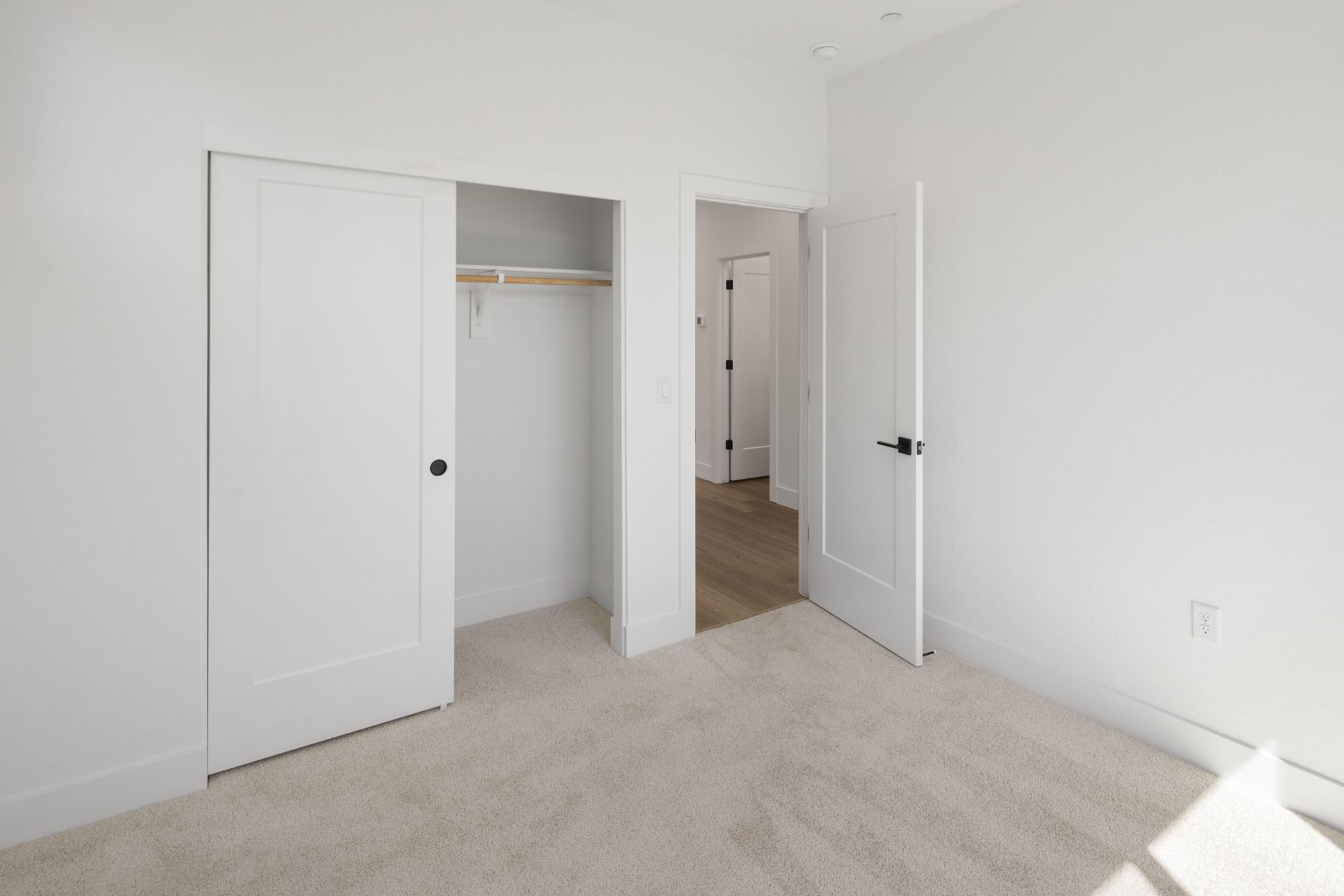 Bedroom & Closet