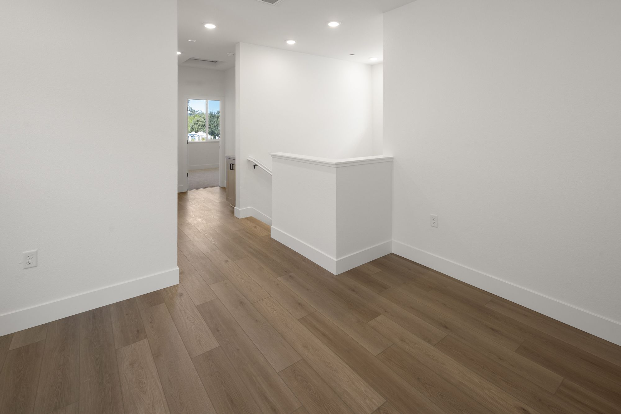 Upstairs Loft & Hallway