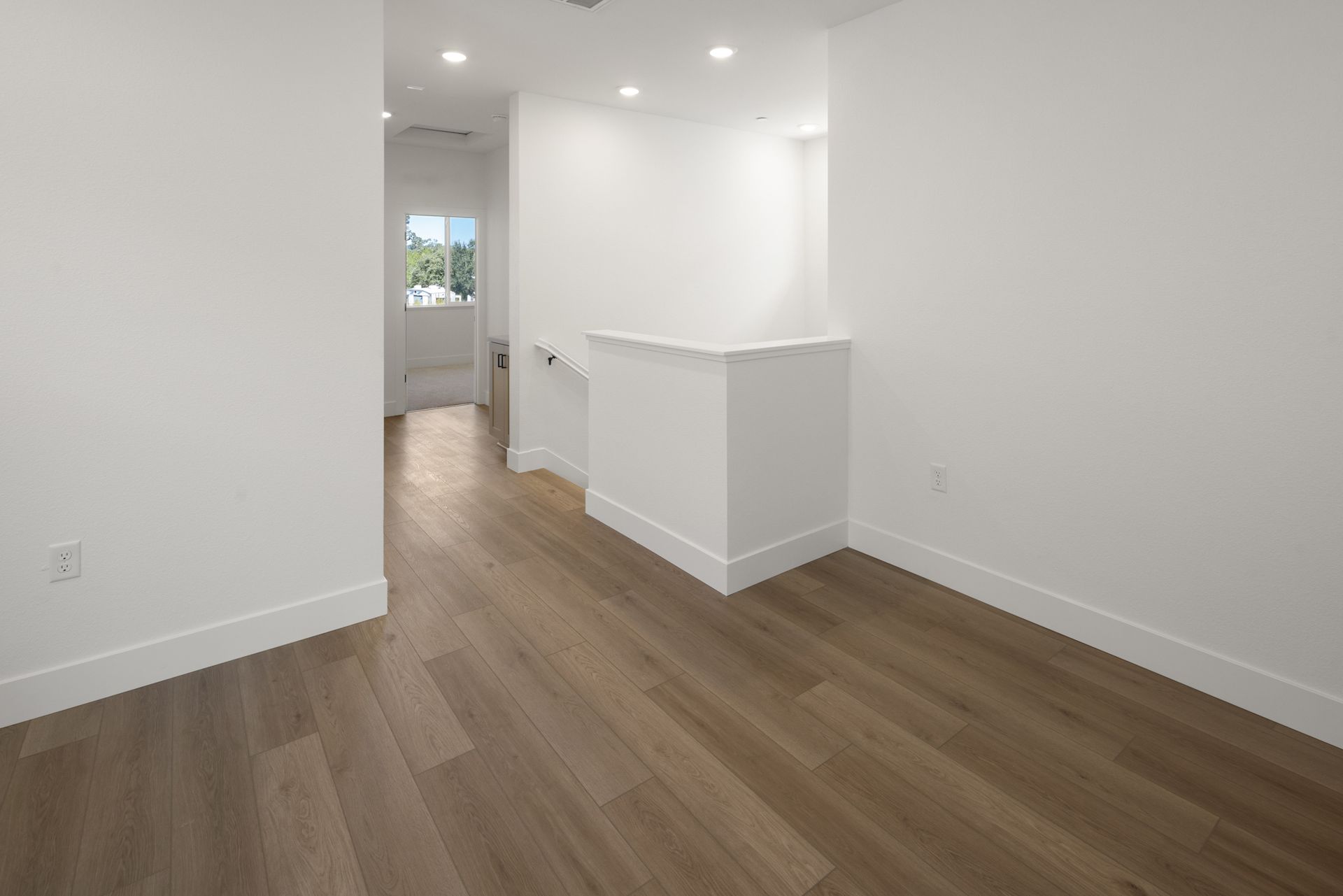 Upstairs Loft & Hallway