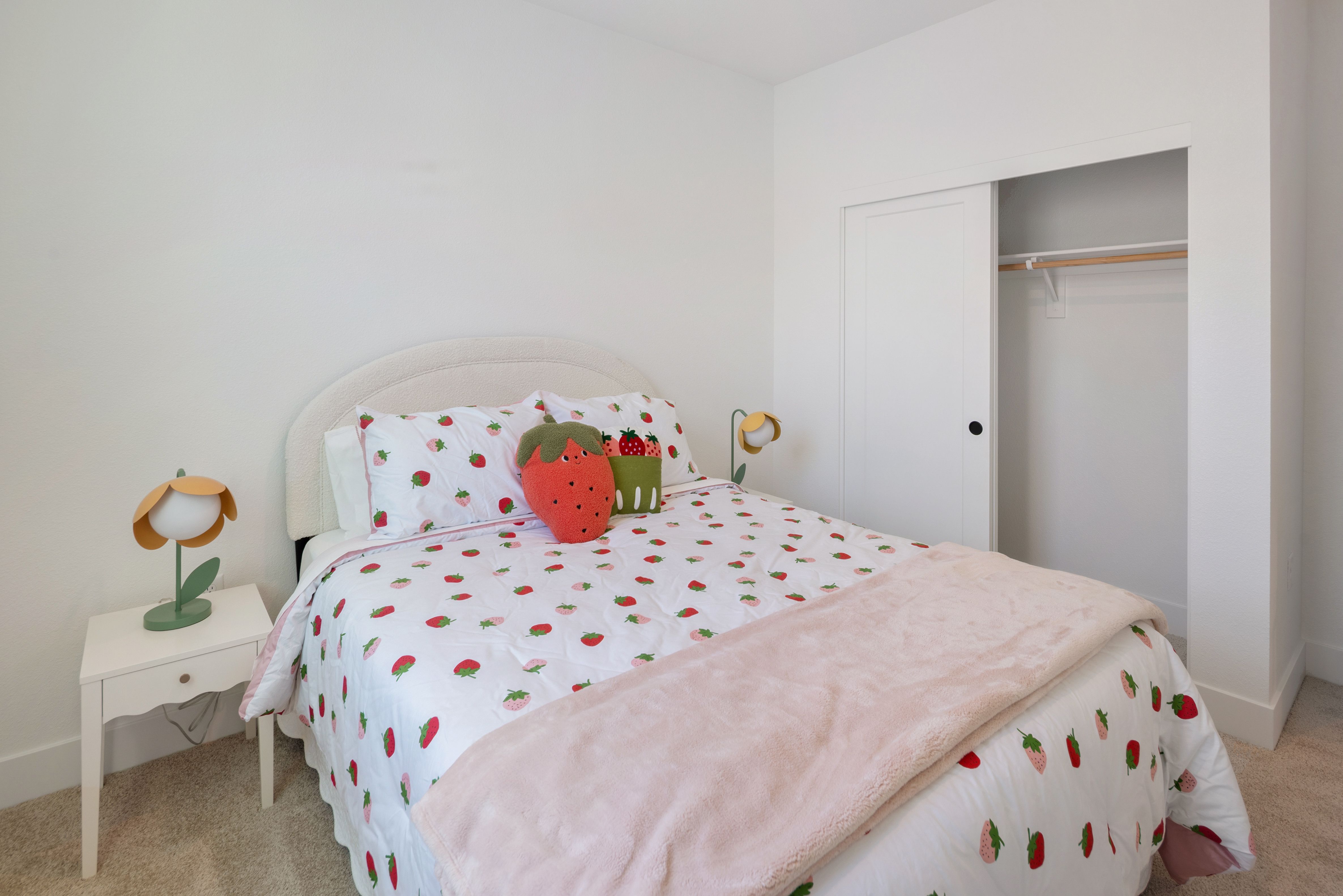 Bedroom & Closet
