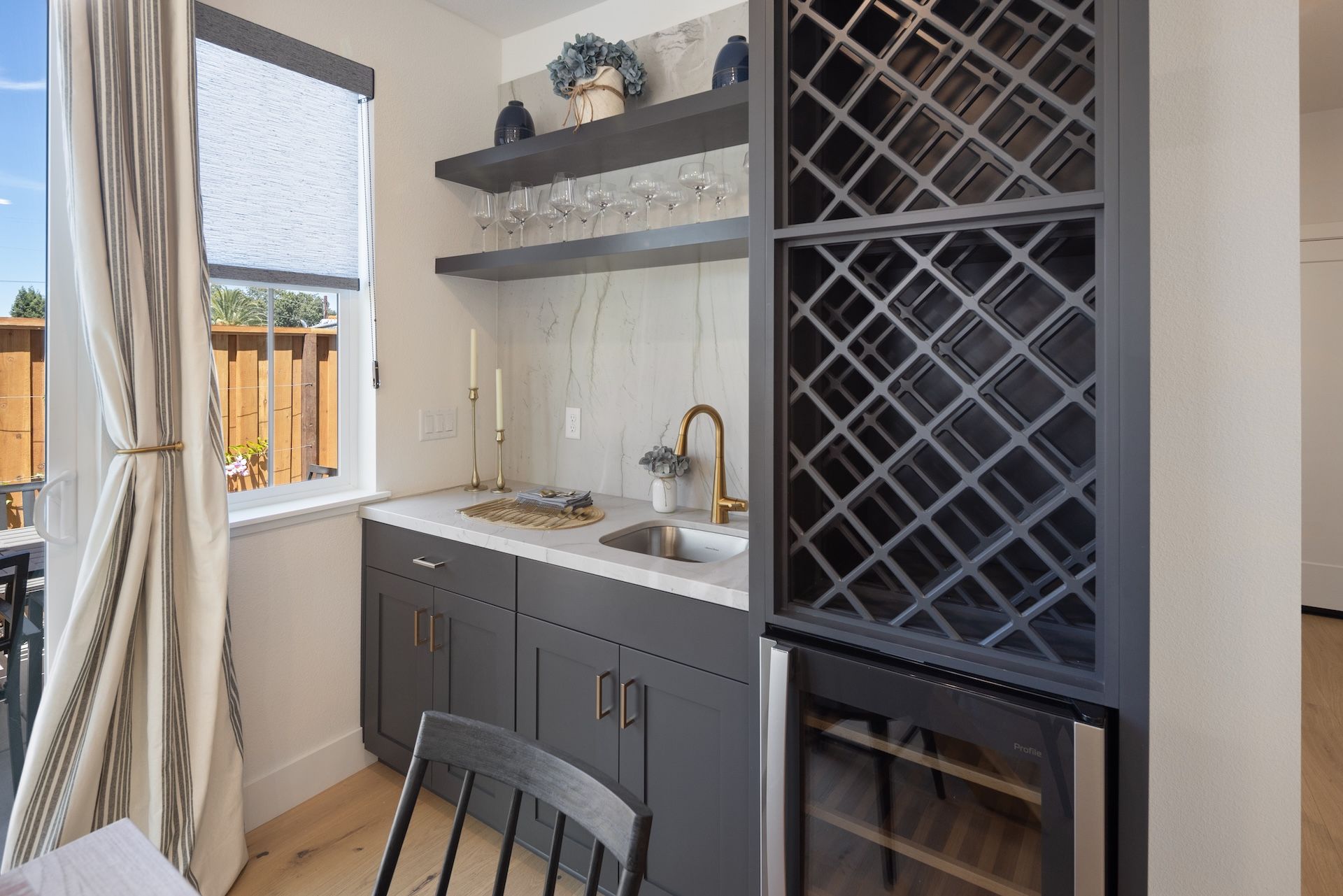 Plan 2 Wet Bar
