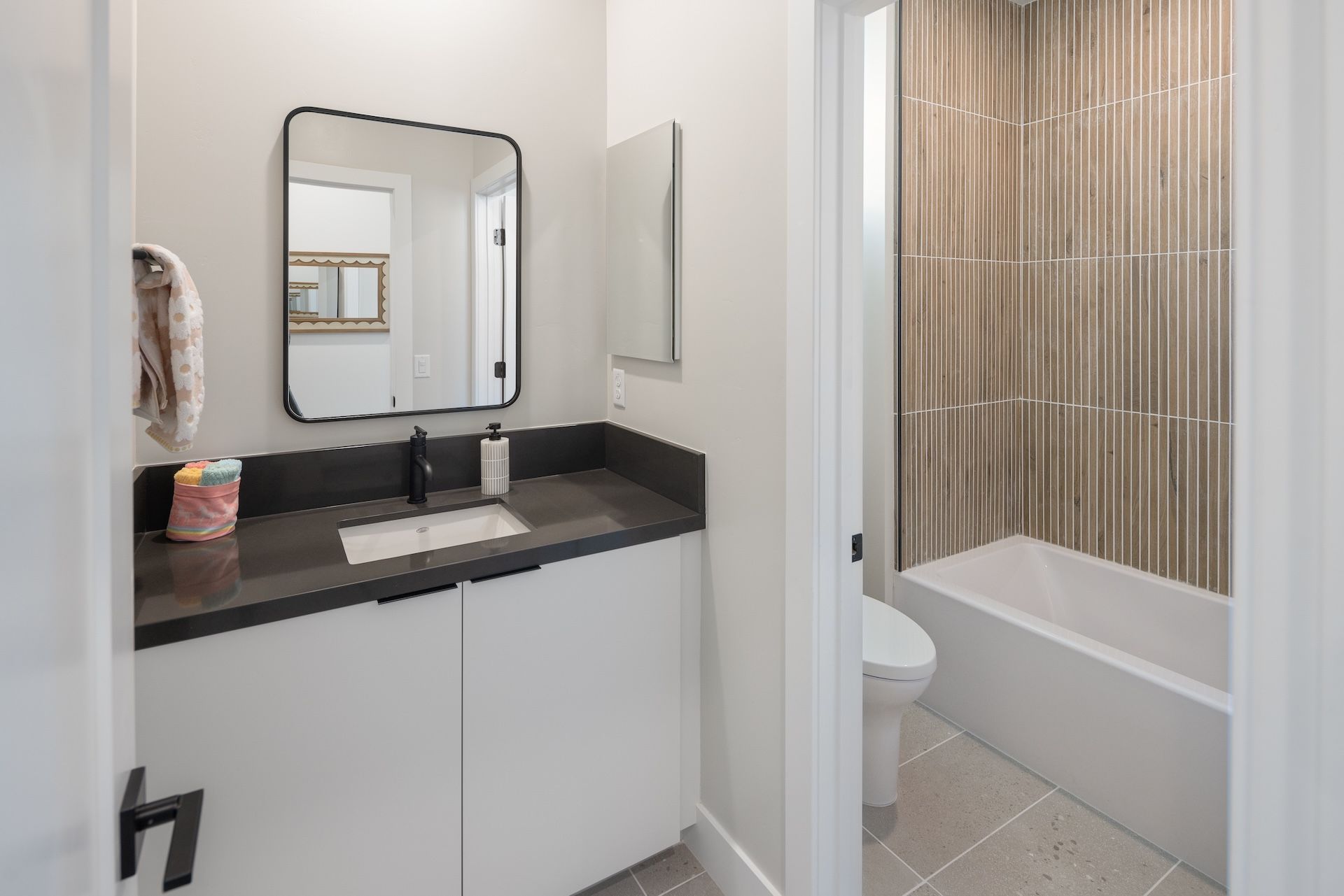 Plan 4 1st Floor Bathroom