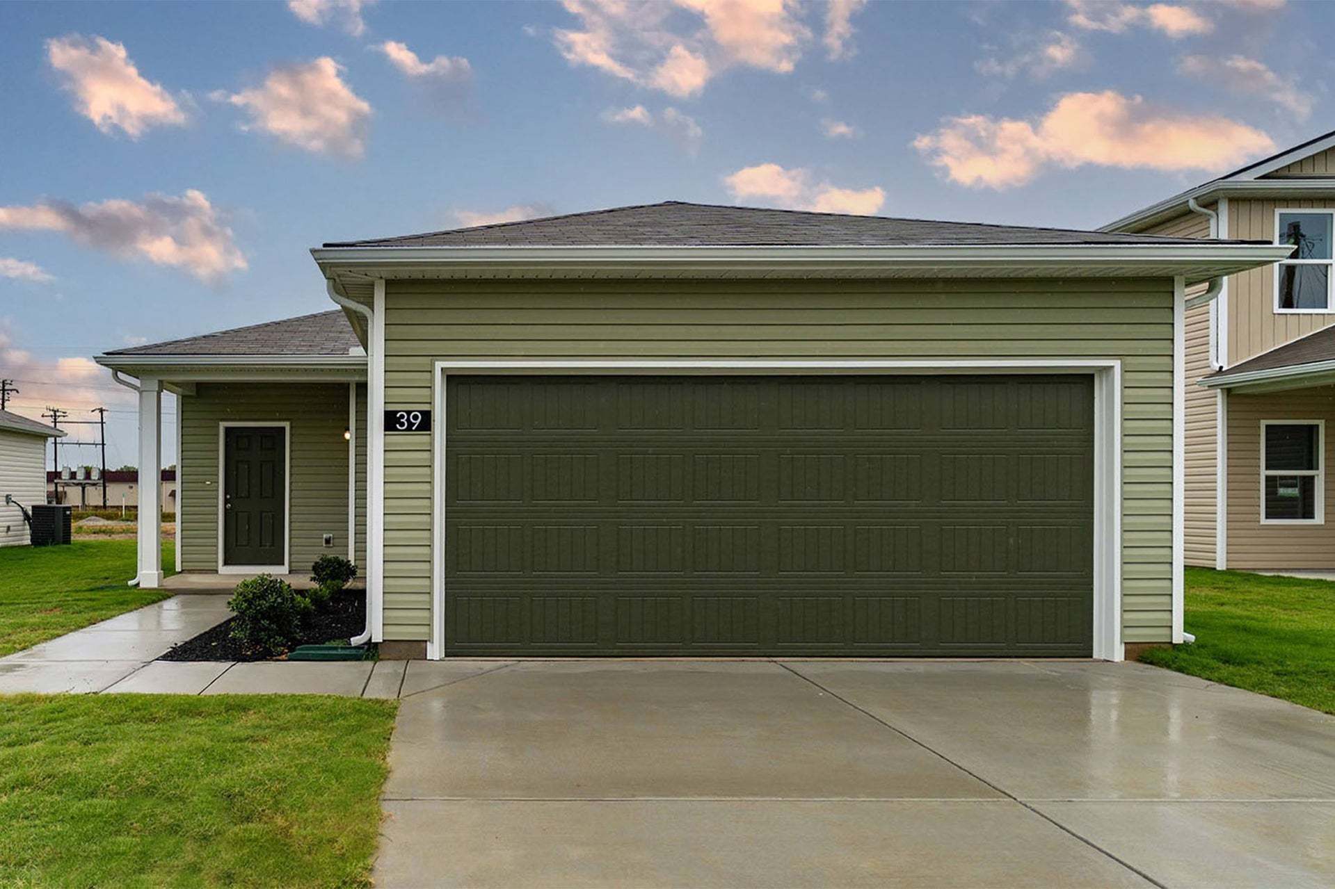 Adams - Stonehenge: Manchester, Tennessee - CastleRock Communities