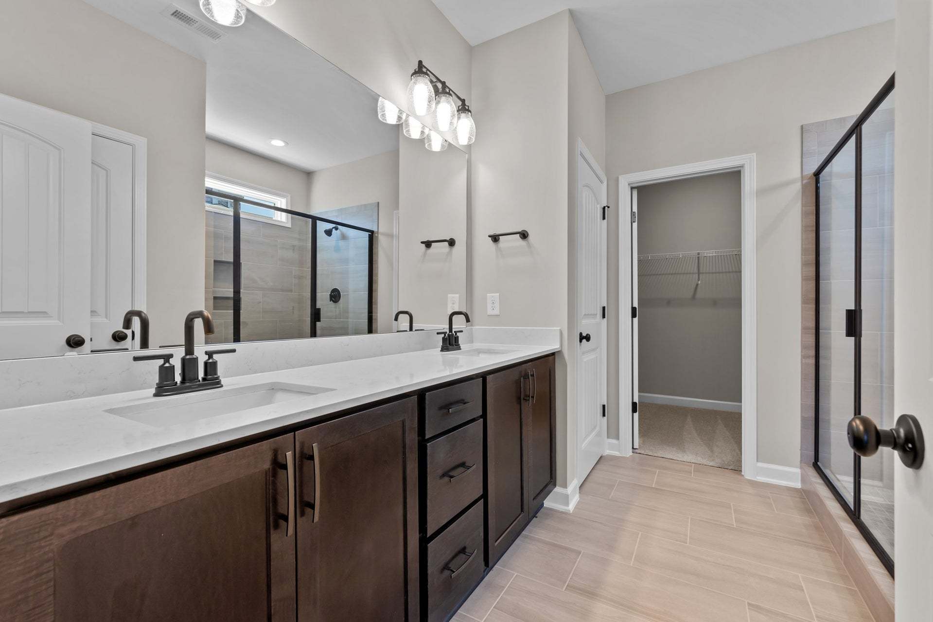 Tile Shower with Bench Option