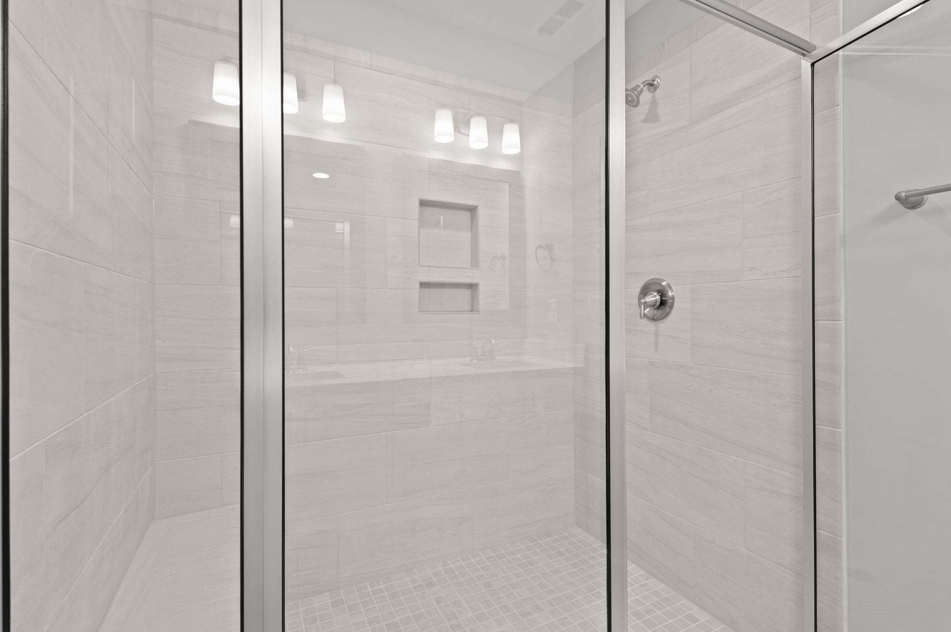 Primary Bathroom Layout 2 with Tile Shower Option