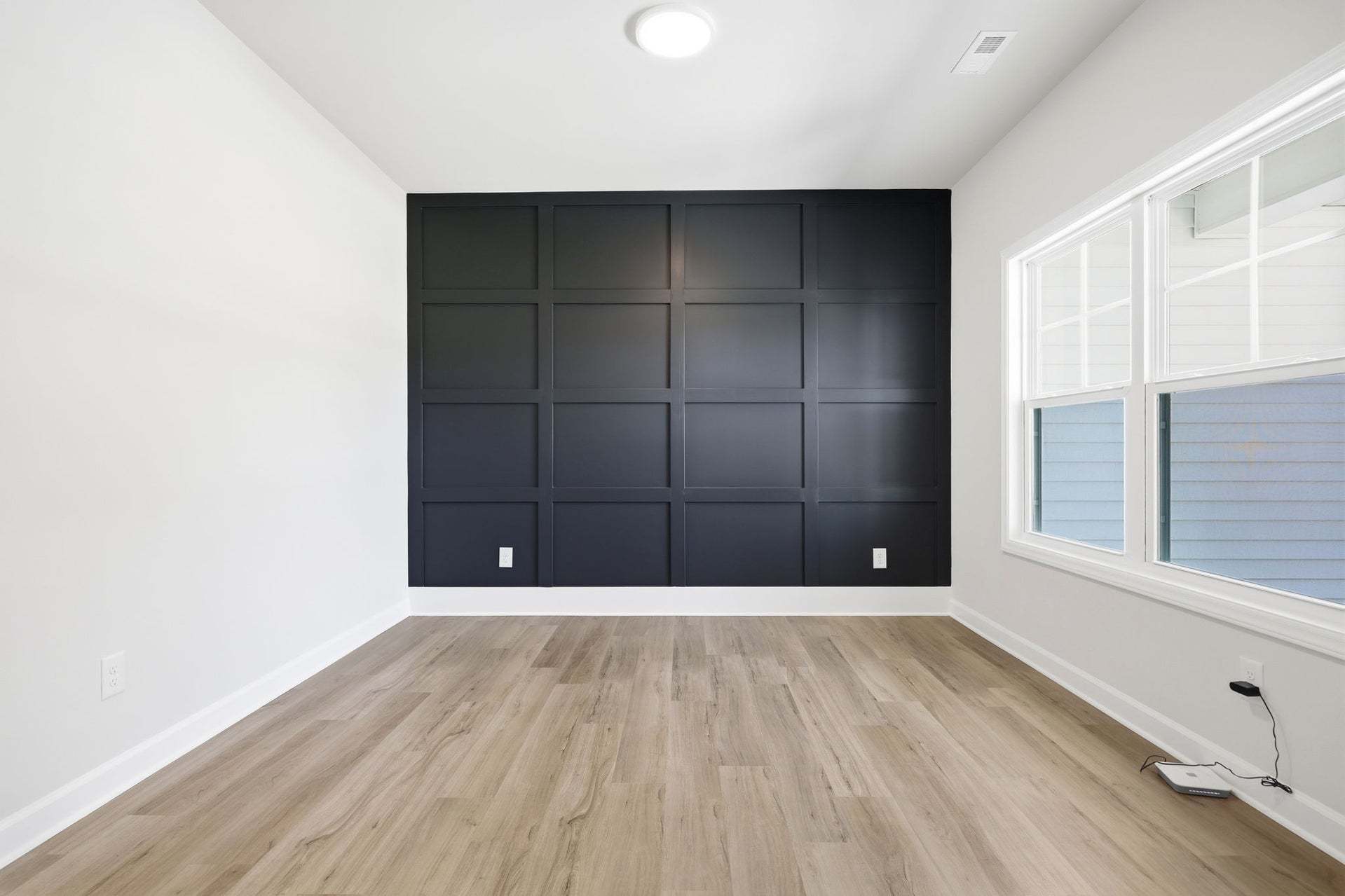 Flex Room with Painted Square Accent Wall Option
