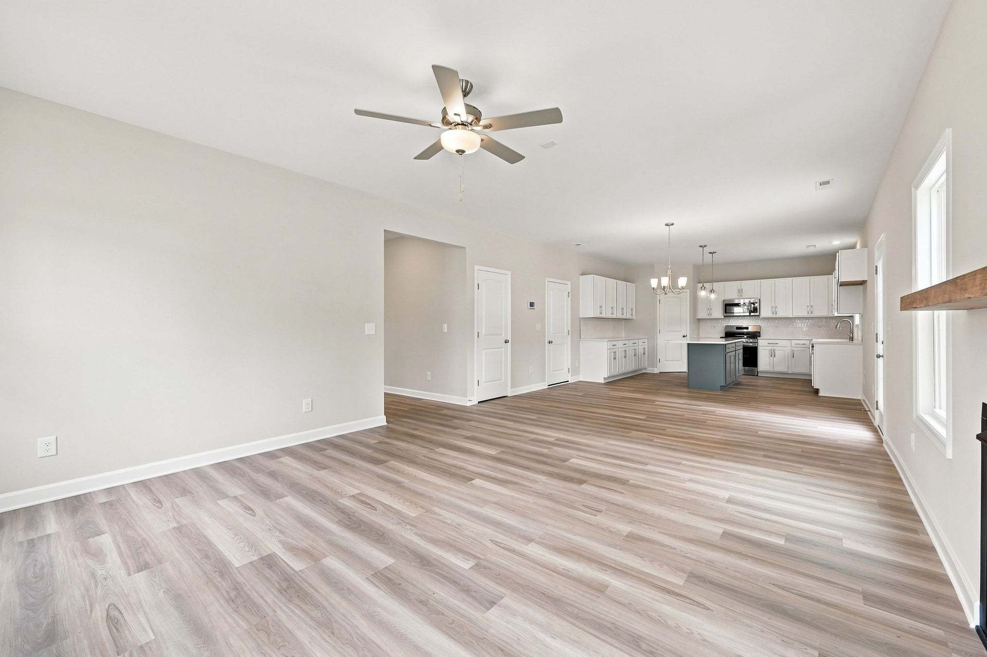 Kitchen With Accent Island