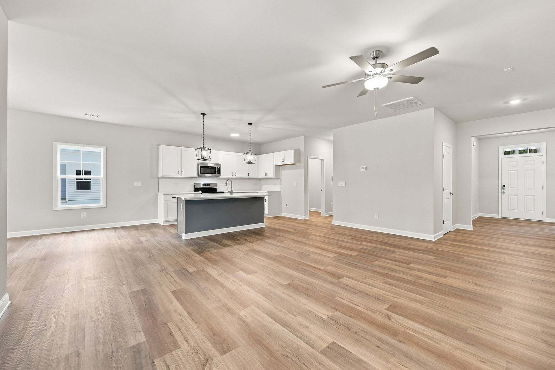 Kitchen with "Graphite" Accent Island