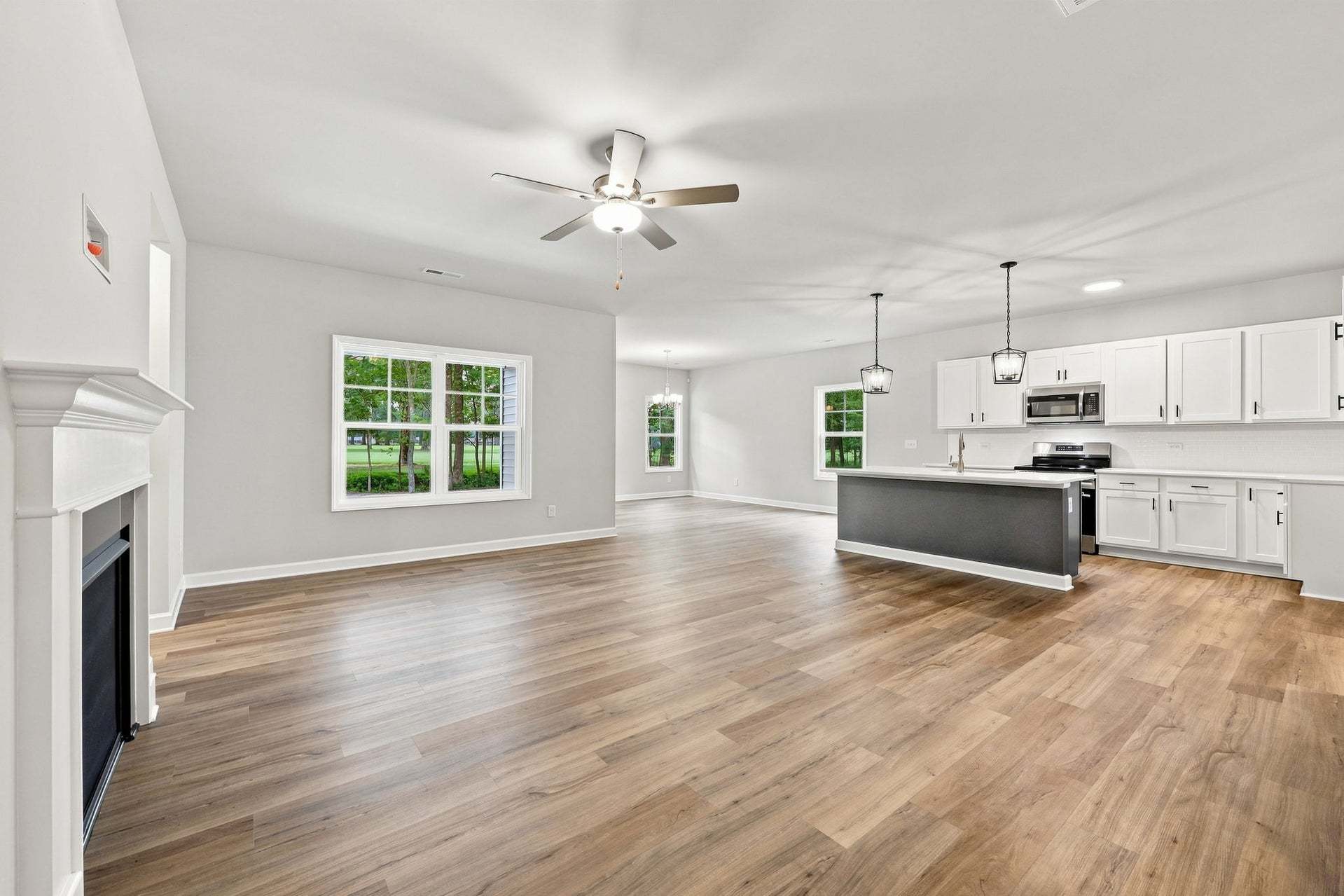 Kitchen with "Graphite" Accent Island