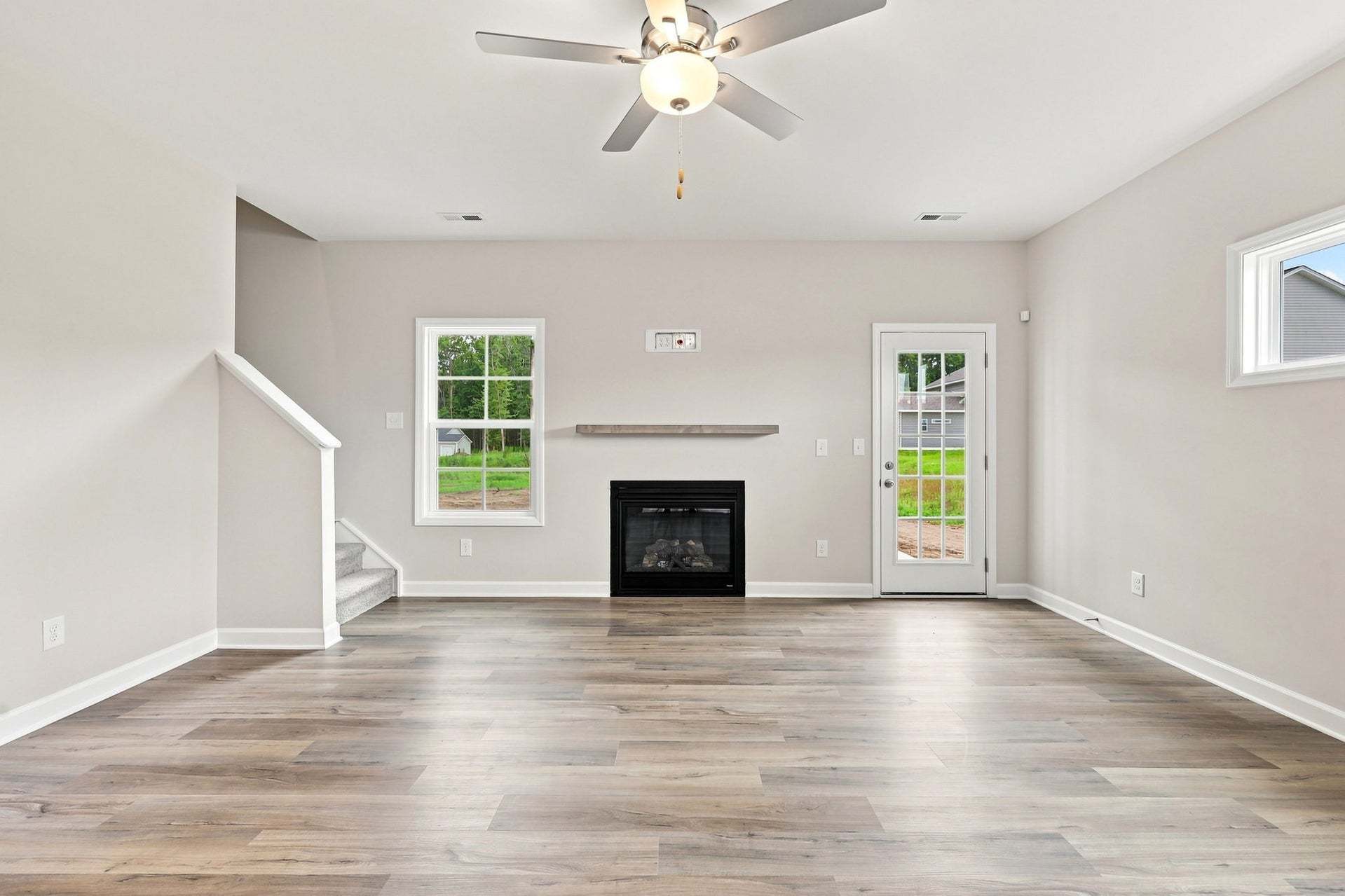 Fireplace with Floating Mantel Option