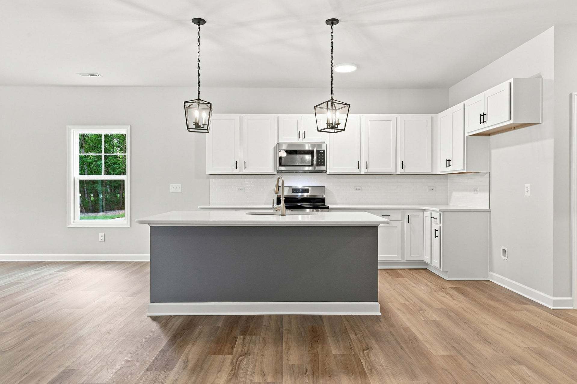 Kitchen with "Graphite" Accent Island
