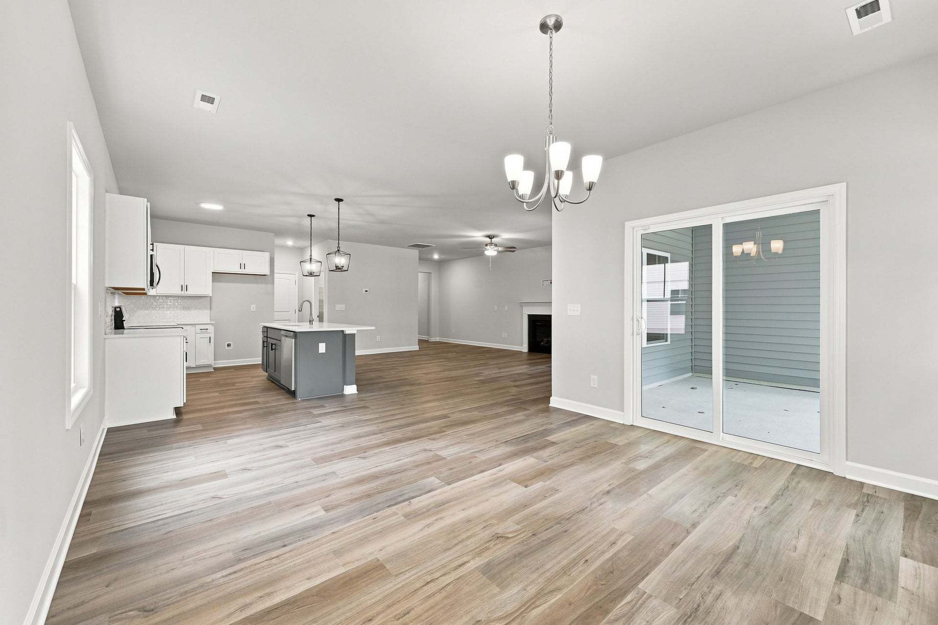 Kitchen with "Graphite" Accent Island
