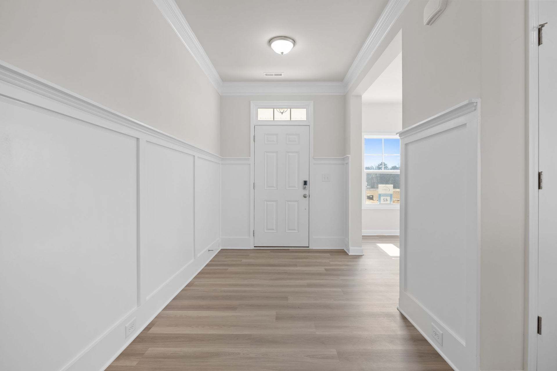 Foyer with Trim Option