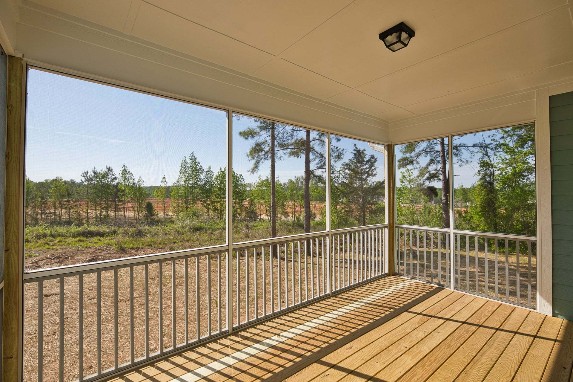 Covered Deck Option with Screen