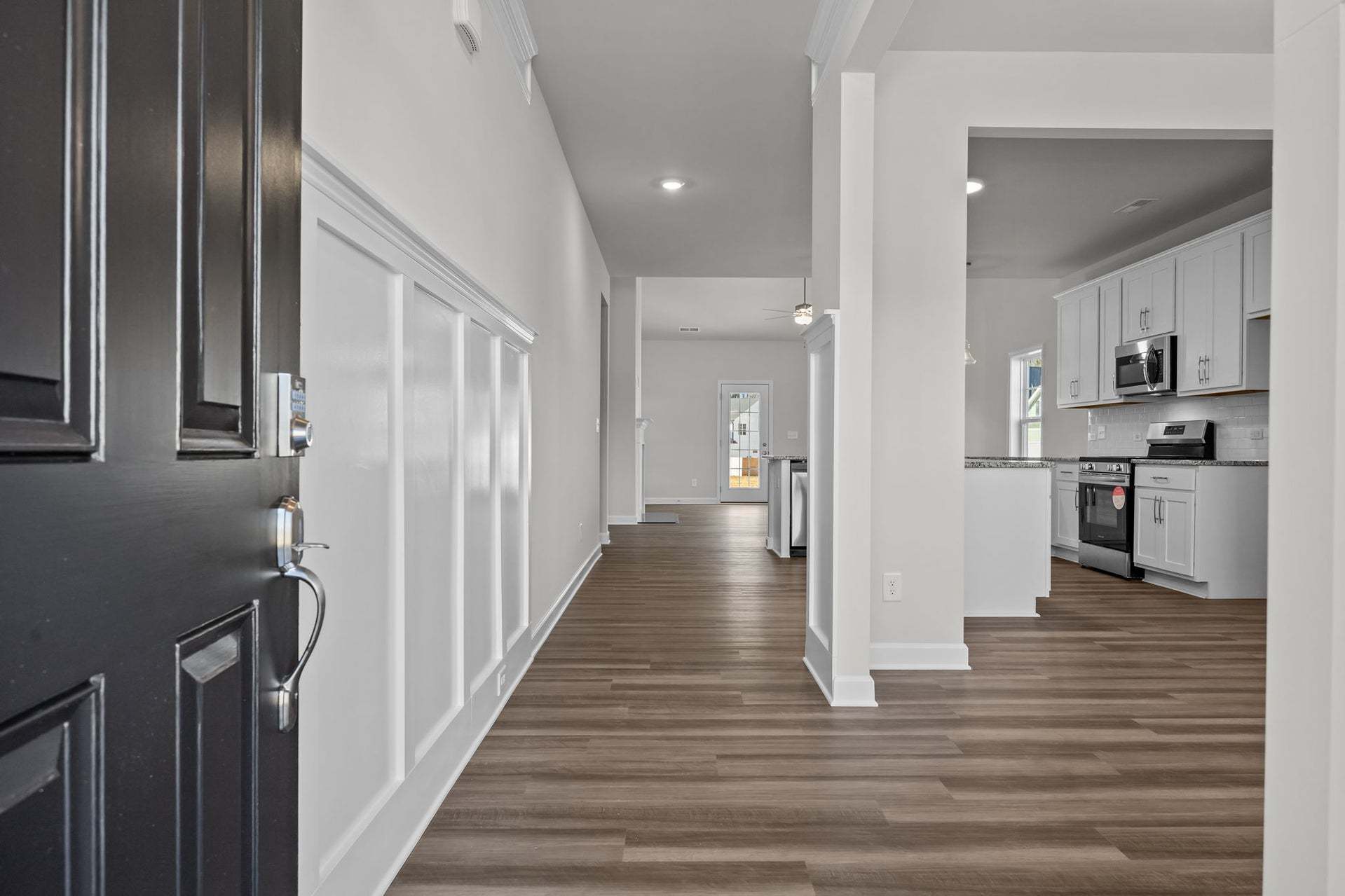 Foyer with Trim Option