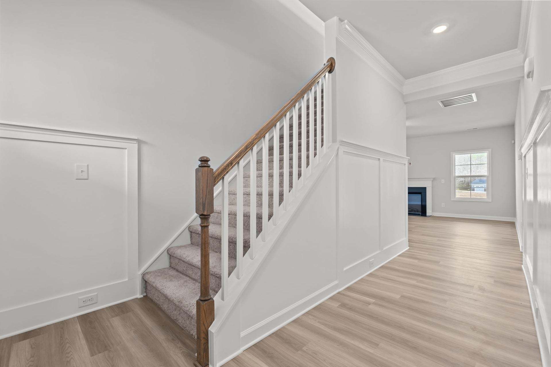 Foyer with Trim Option