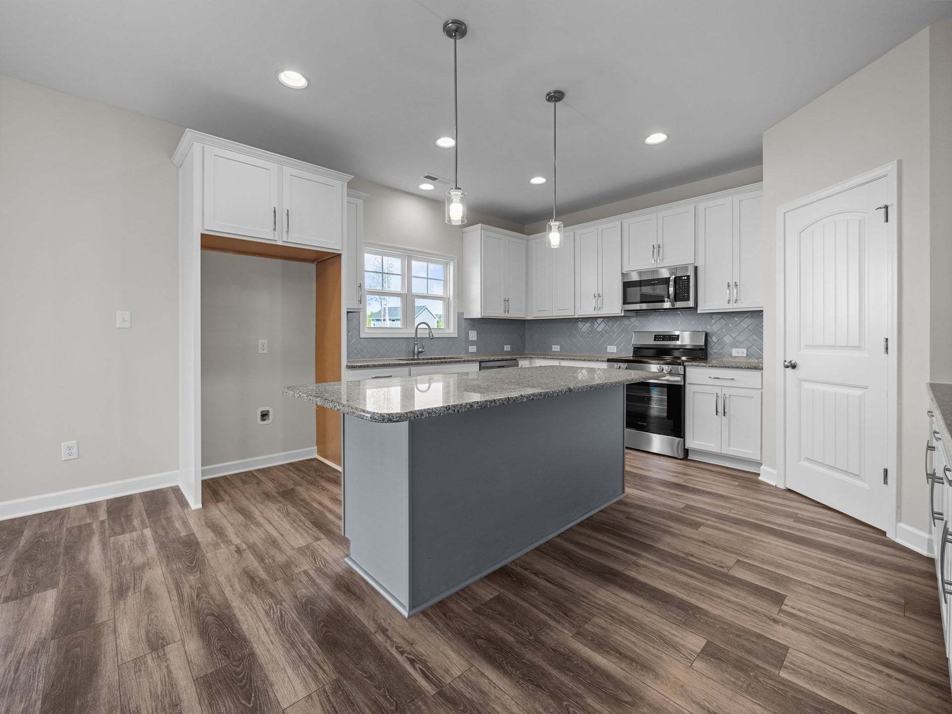 Kitchen With Accent Island